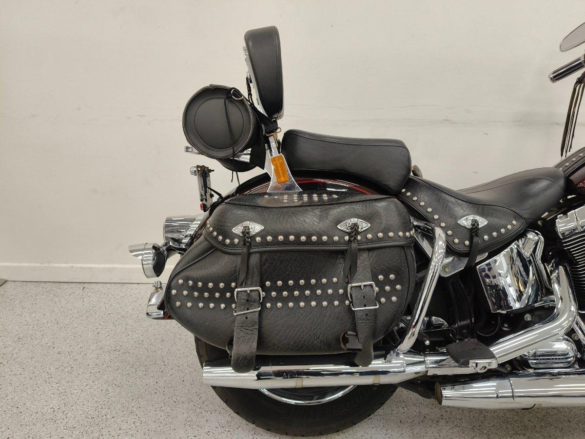 2011 HARLEY-DAVIDSON FLSTC HERITAGE SOFTAIL CLASSIC CRUISER