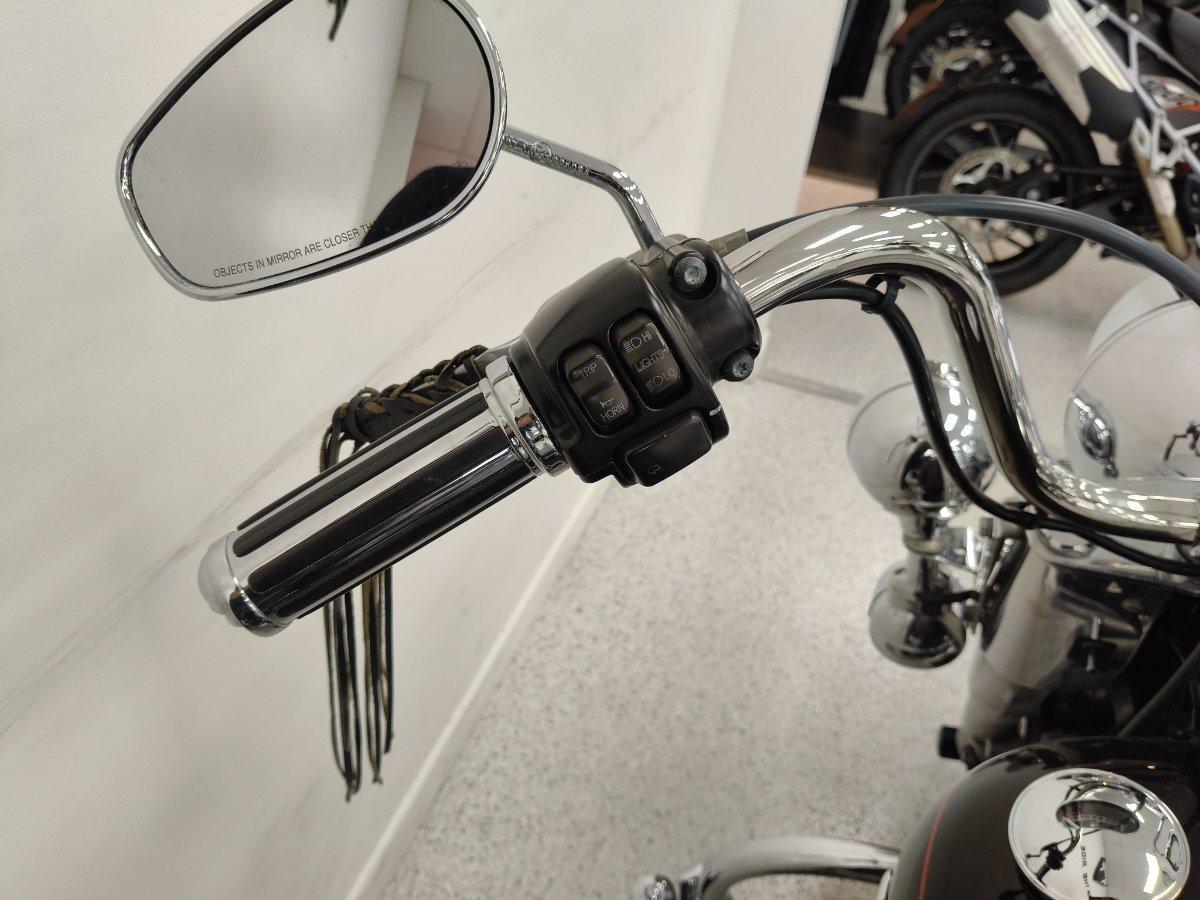 2011 HARLEY-DAVIDSON FLSTC HERITAGE SOFTAIL CLASSIC CRUISER