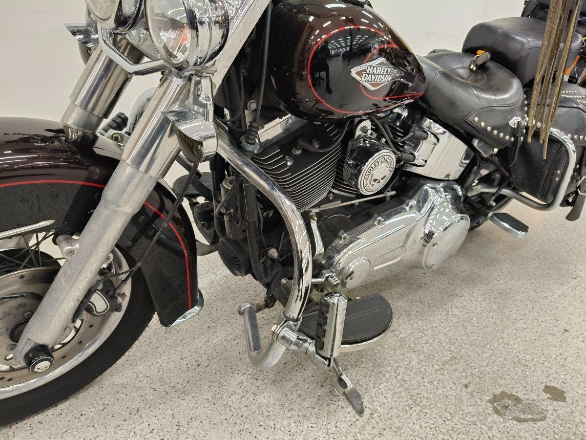 2011 HARLEY-DAVIDSON FLSTC HERITAGE SOFTAIL CLASSIC CRUISER