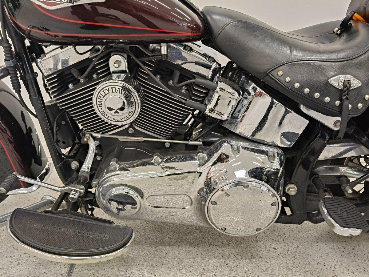 2011 HARLEY-DAVIDSON FLSTC HERITAGE SOFTAIL CLASSIC CRUISER