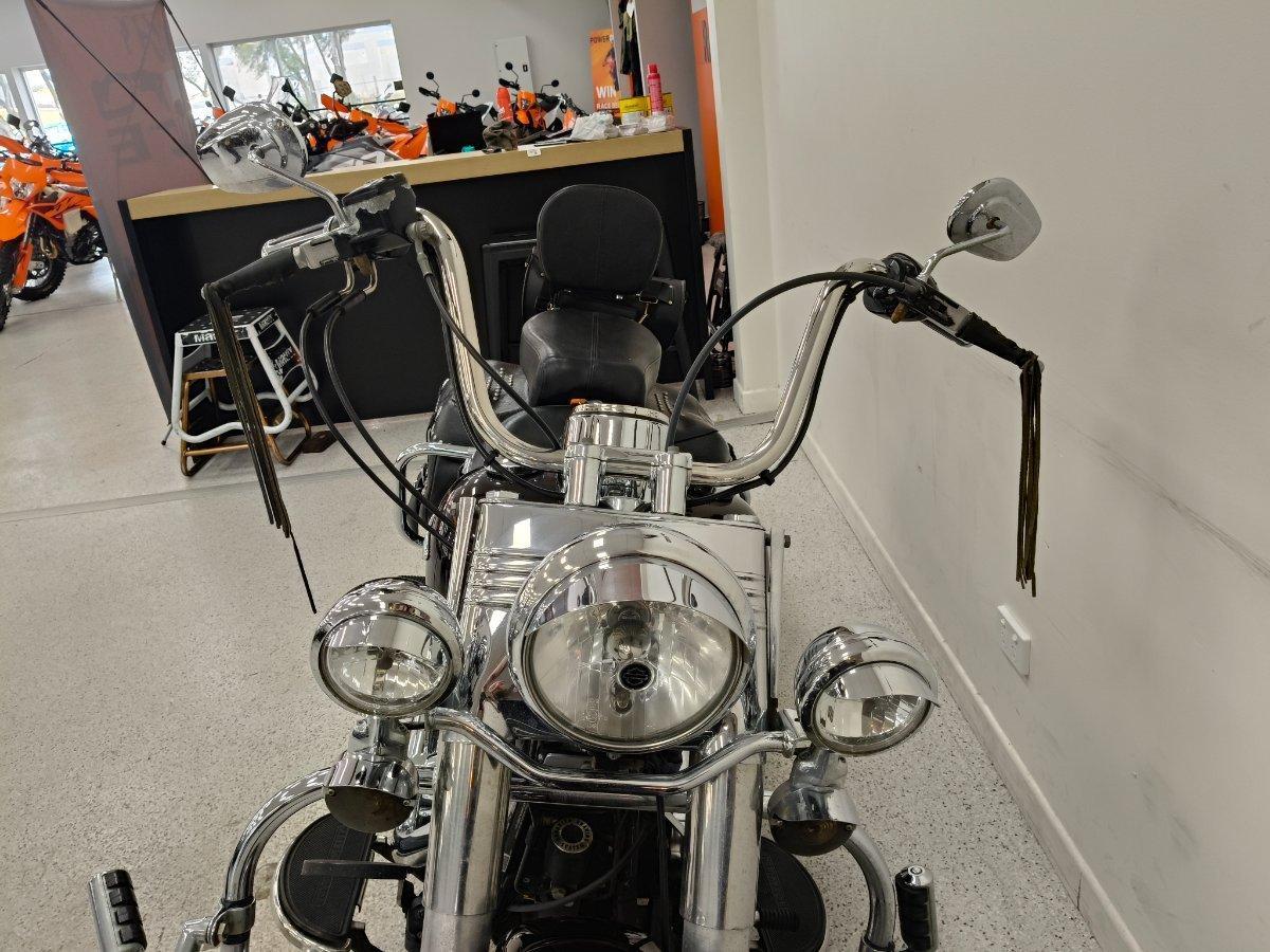 2011 HARLEY-DAVIDSON FLSTC HERITAGE SOFTAIL CLASSIC CRUISER