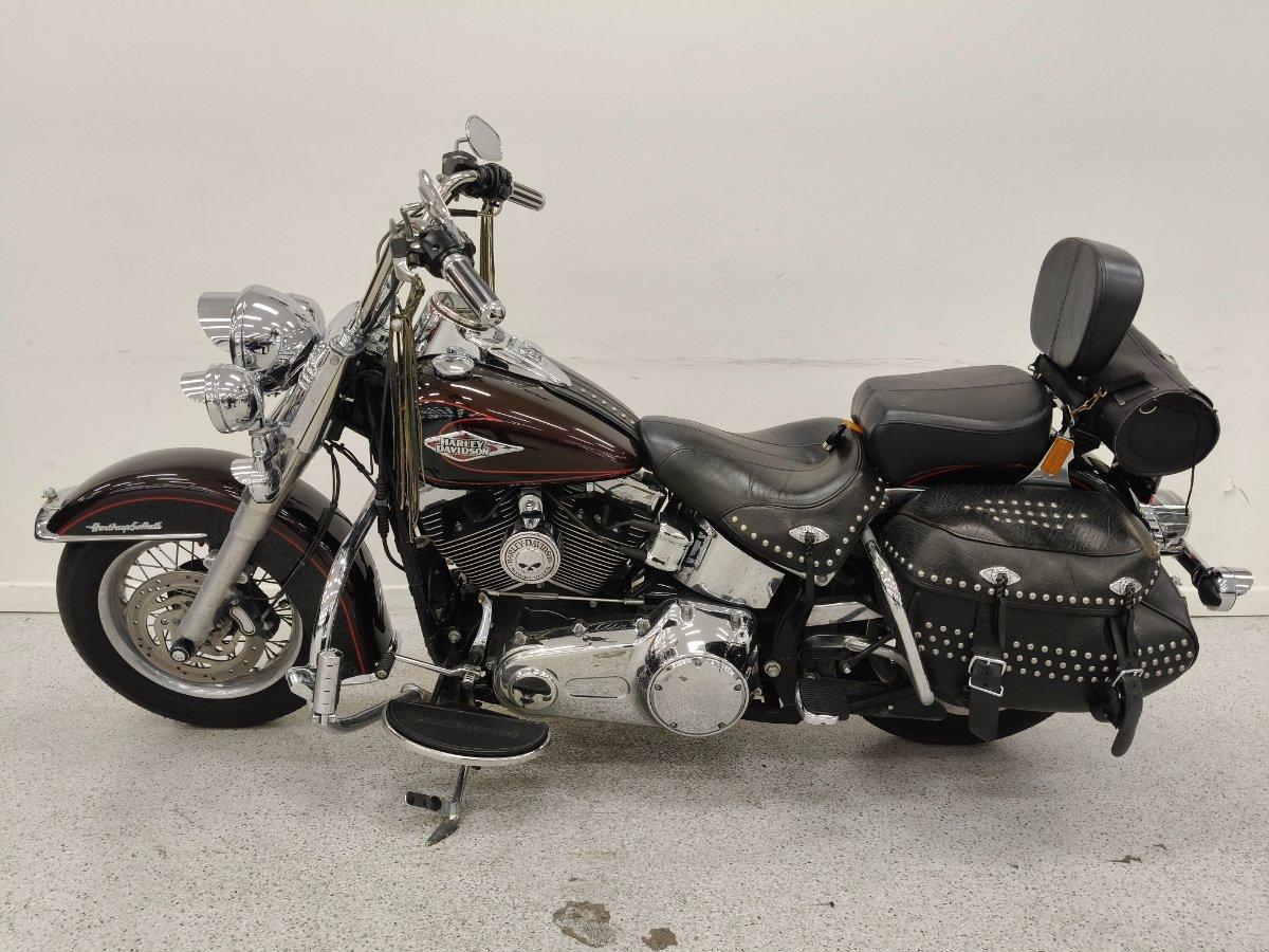 2011 HARLEY-DAVIDSON FLSTC HERITAGE SOFTAIL CLASSIC CRUISER