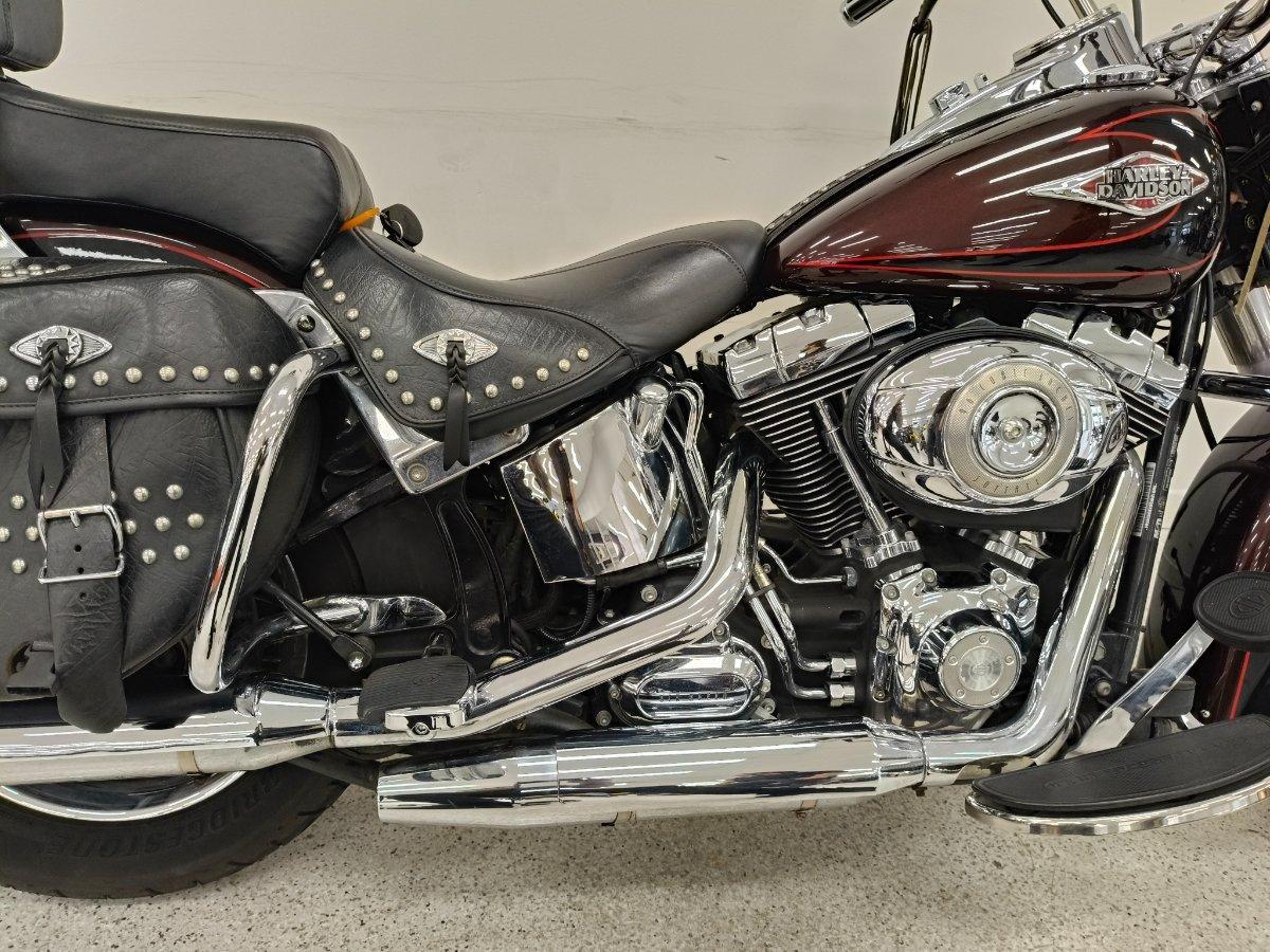 2011 HARLEY-DAVIDSON FLSTC HERITAGE SOFTAIL CLASSIC CRUISER