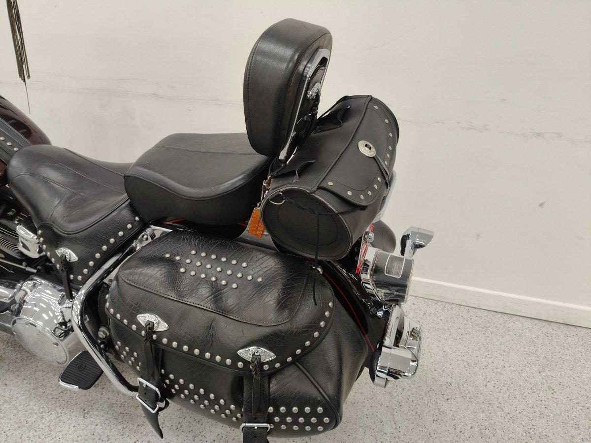 2011 HARLEY-DAVIDSON FLSTC HERITAGE SOFTAIL CLASSIC CRUISER