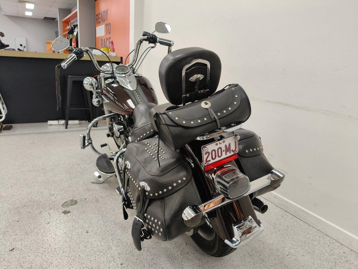2011 HARLEY-DAVIDSON FLSTC HERITAGE SOFTAIL CLASSIC CRUISER