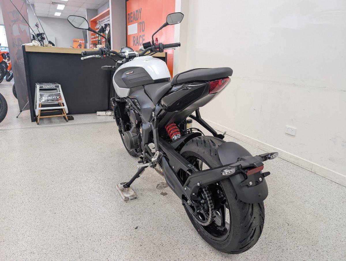 2026 TRIUMPH TRIDENT 660 ROAD