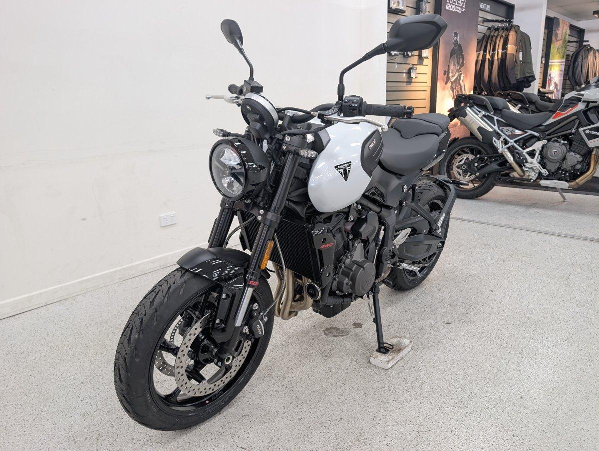 2026 TRIUMPH TRIDENT 660 ROAD