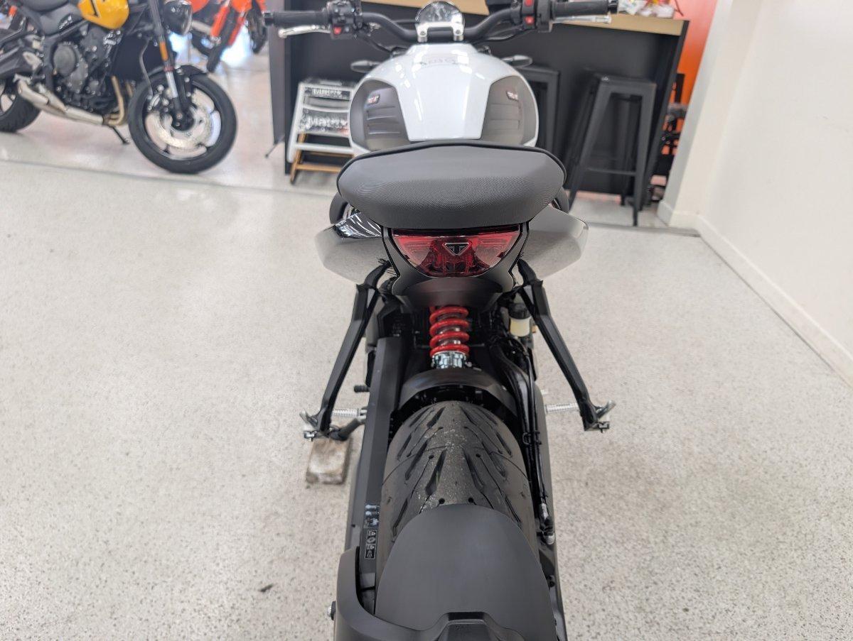 2026 TRIUMPH TRIDENT 660 ROAD