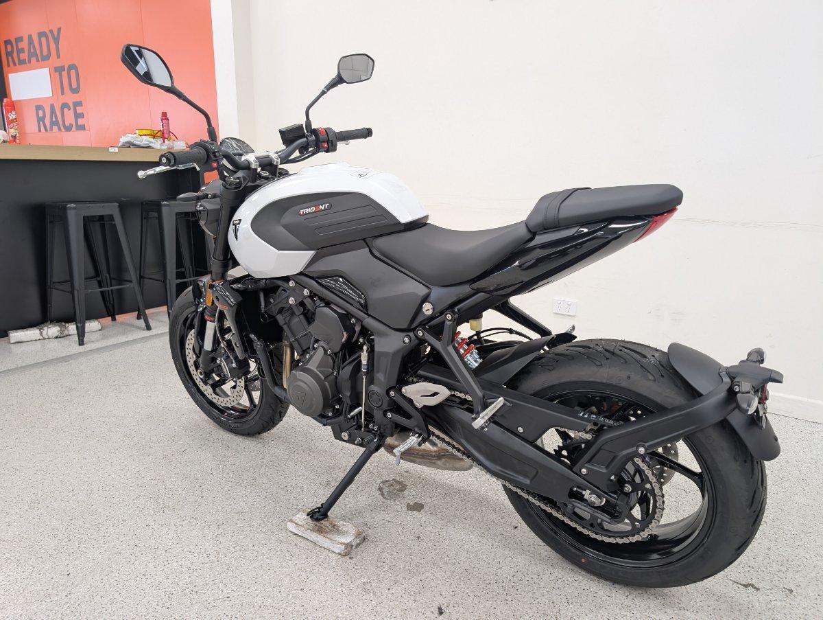 2026 TRIUMPH TRIDENT 660 ROAD