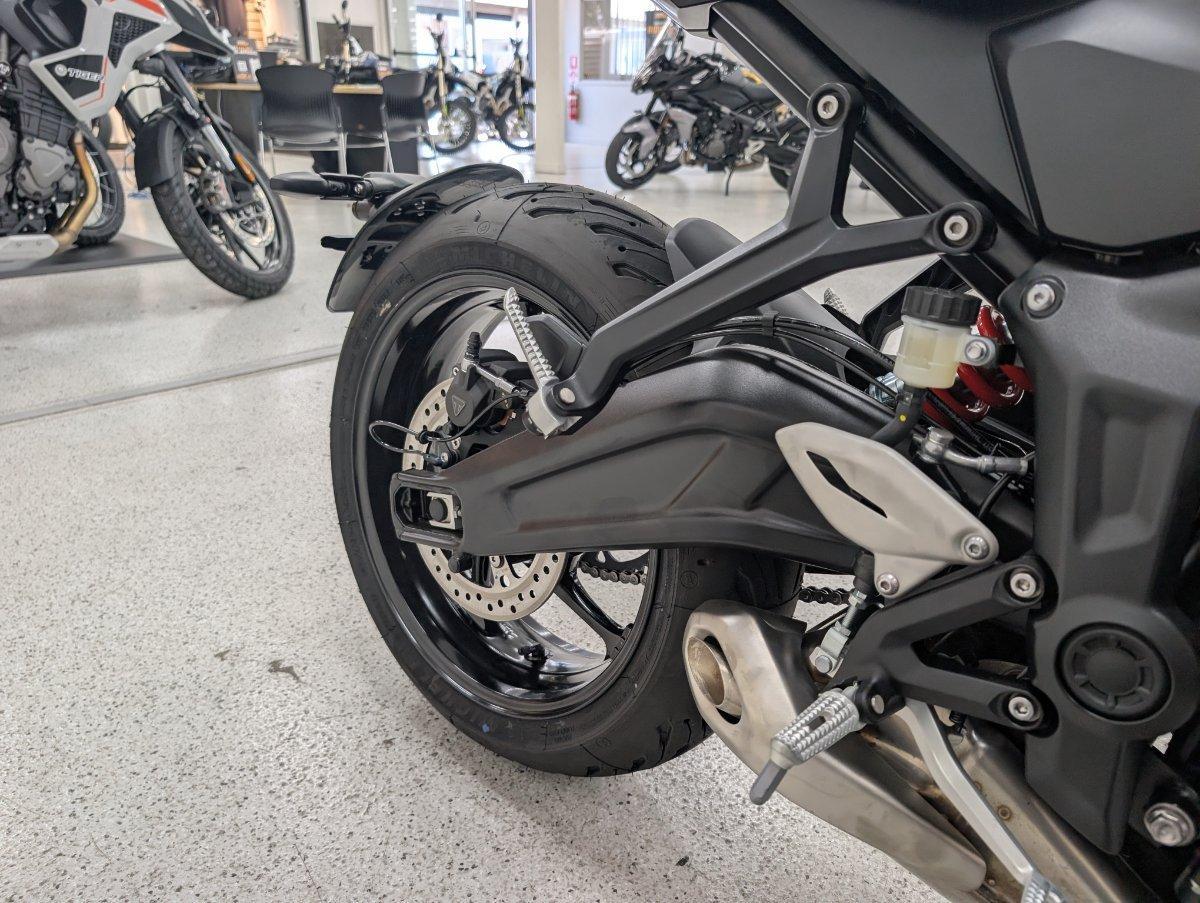 2026 TRIUMPH TRIDENT 660 ROAD