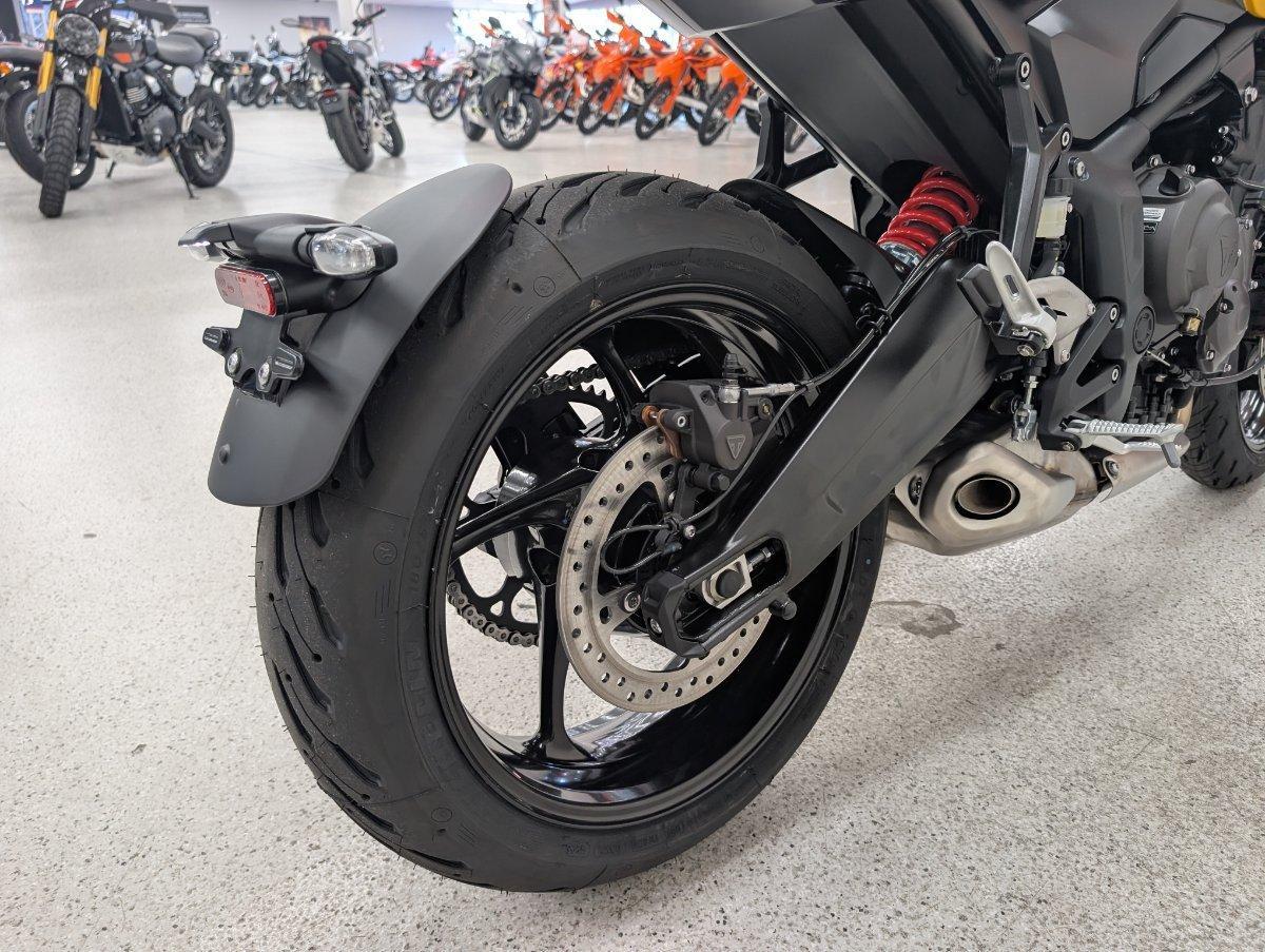 2026 TRIUMPH TRIDENT 660 (LAMS) ROAD