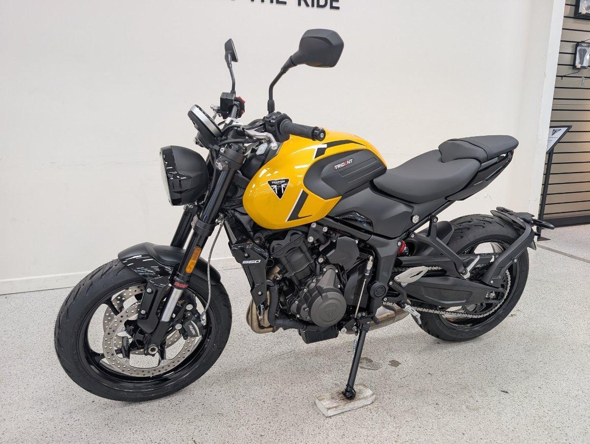 2026 TRIUMPH TRIDENT 660 (LAMS) ROAD