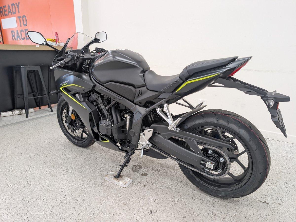 2026 HONDA CBR650R E-CLUTCH SPORTS