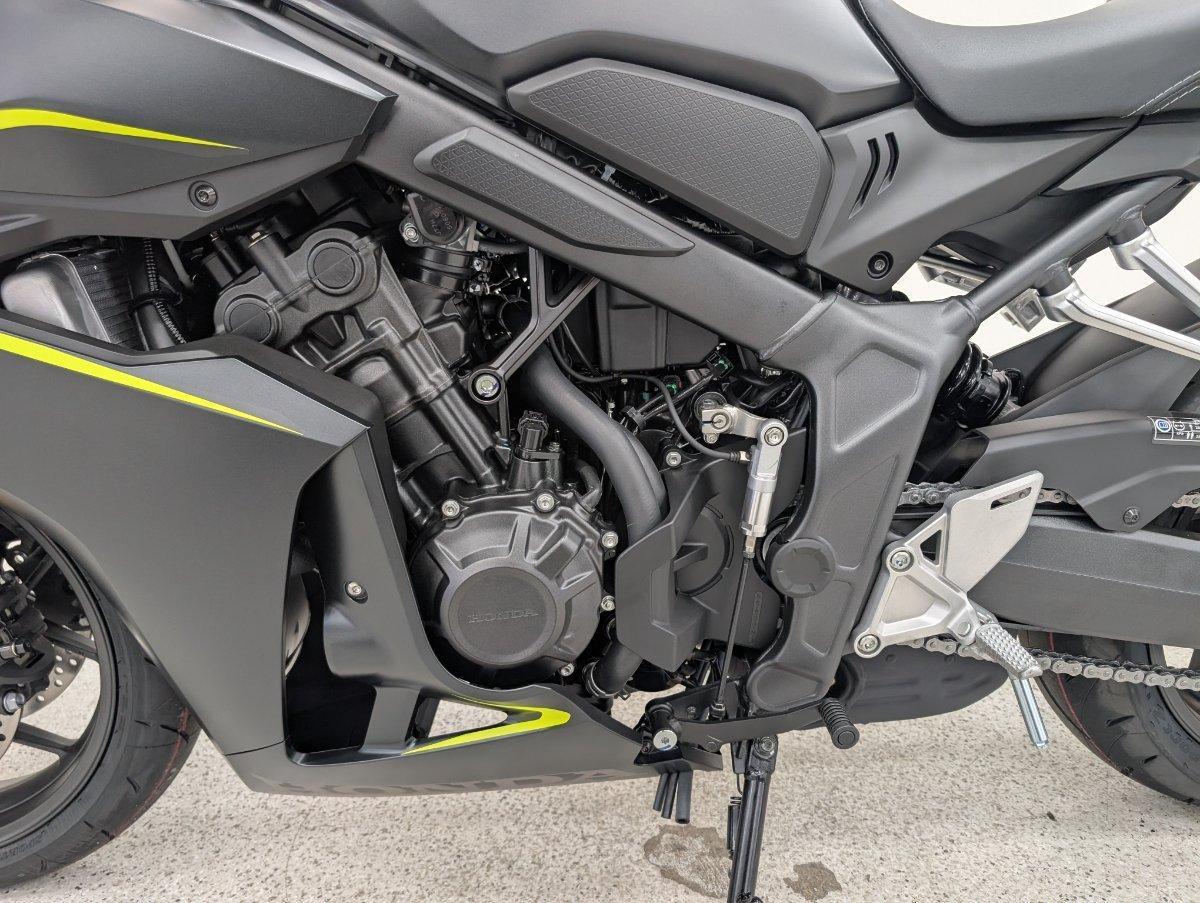 2026 HONDA CBR650R E-CLUTCH SPORTS