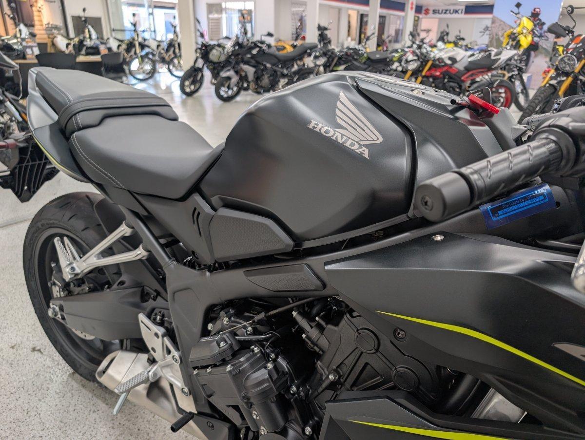 2026 HONDA CBR650R E-CLUTCH SPORTS