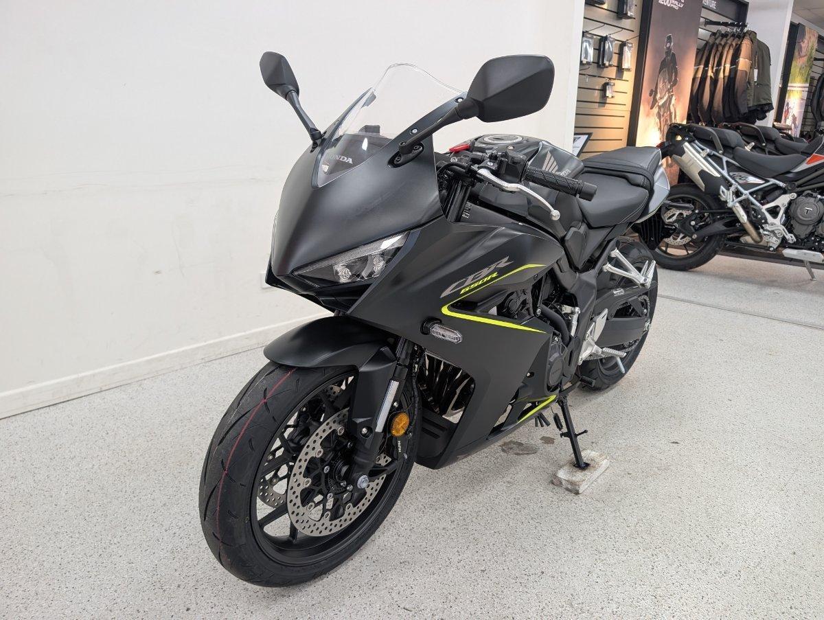 2026 HONDA CBR650R E-CLUTCH SPORTS