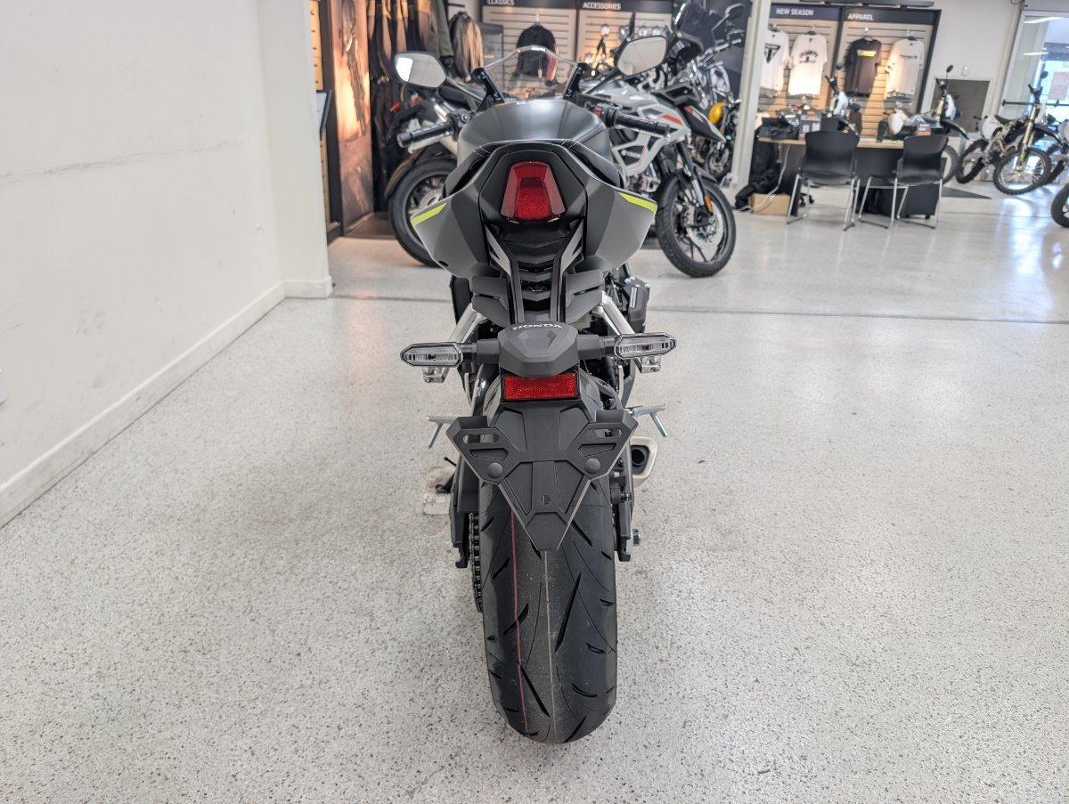 2026 HONDA CBR650R E-CLUTCH SPORTS