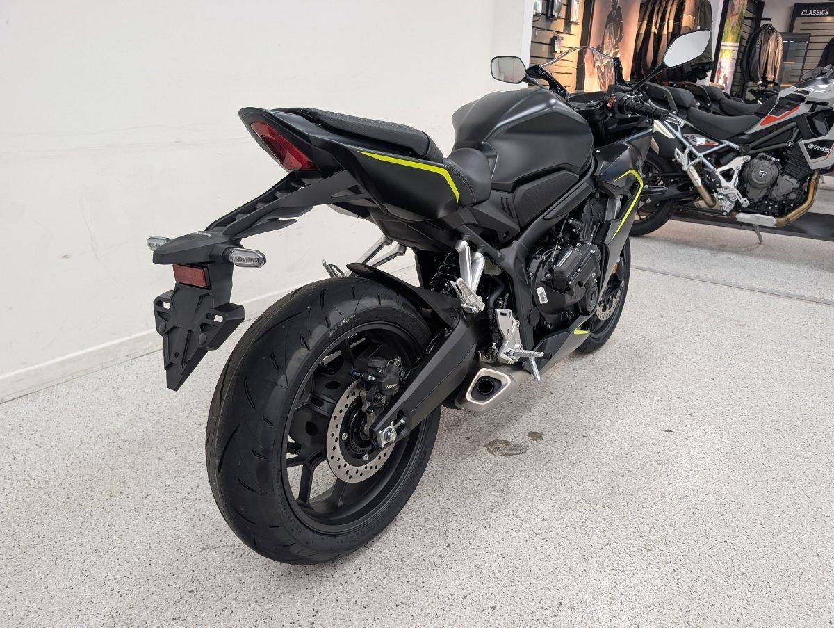 2026 HONDA CBR650R E-CLUTCH SPORTS