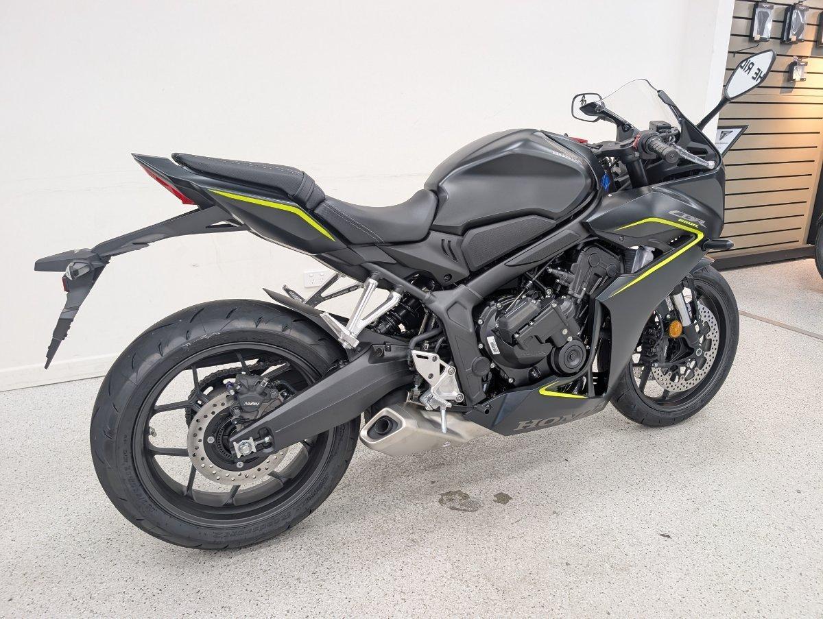 2026 HONDA CBR650R E-CLUTCH SPORTS