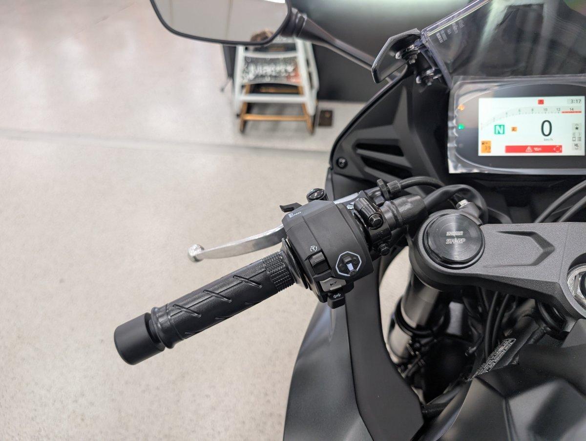 2026 HONDA CBR650R E-CLUTCH SPORTS