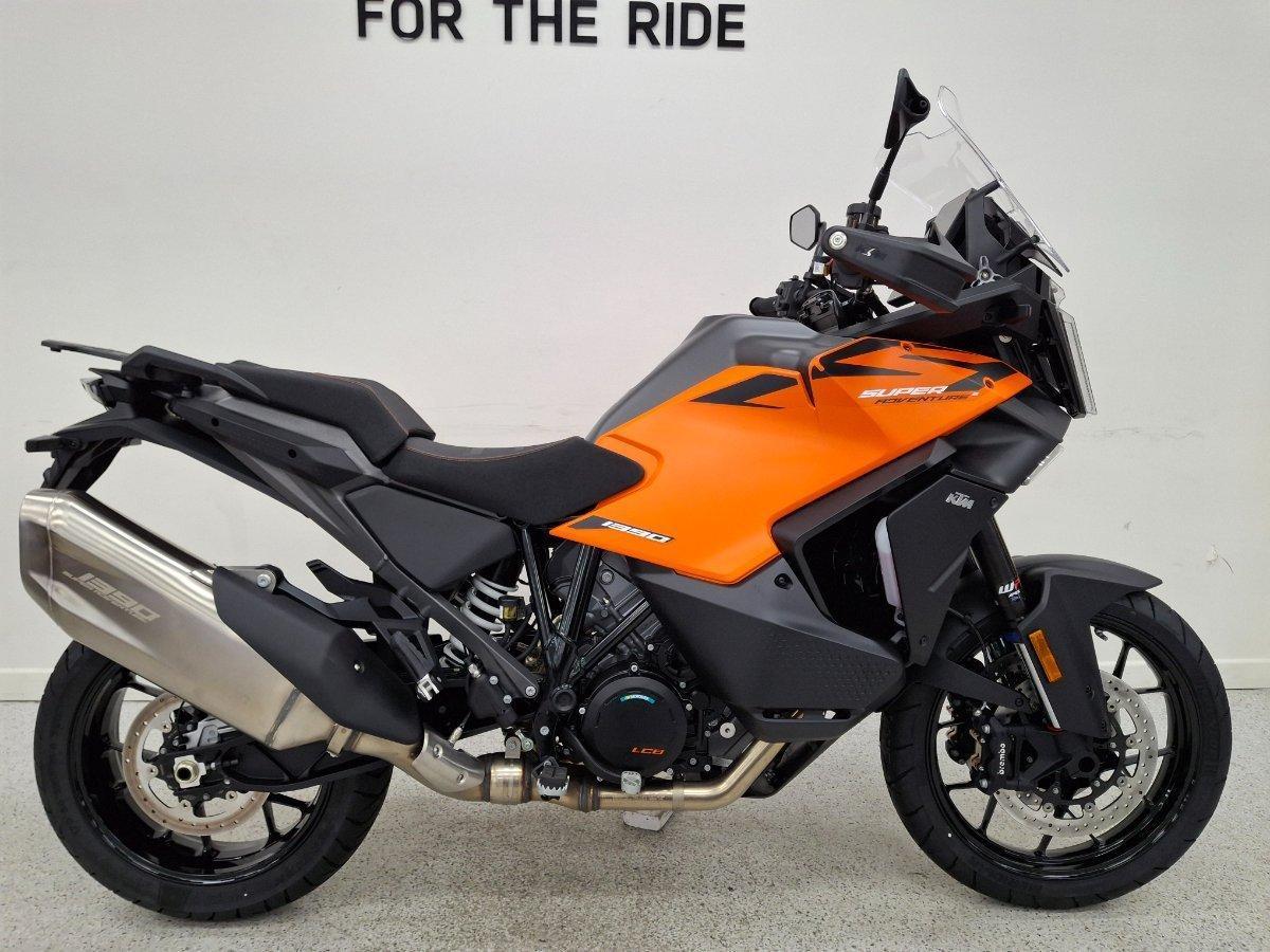 2026 KTM 1390 SUPER ADVENTURE S DUAL SPORTS