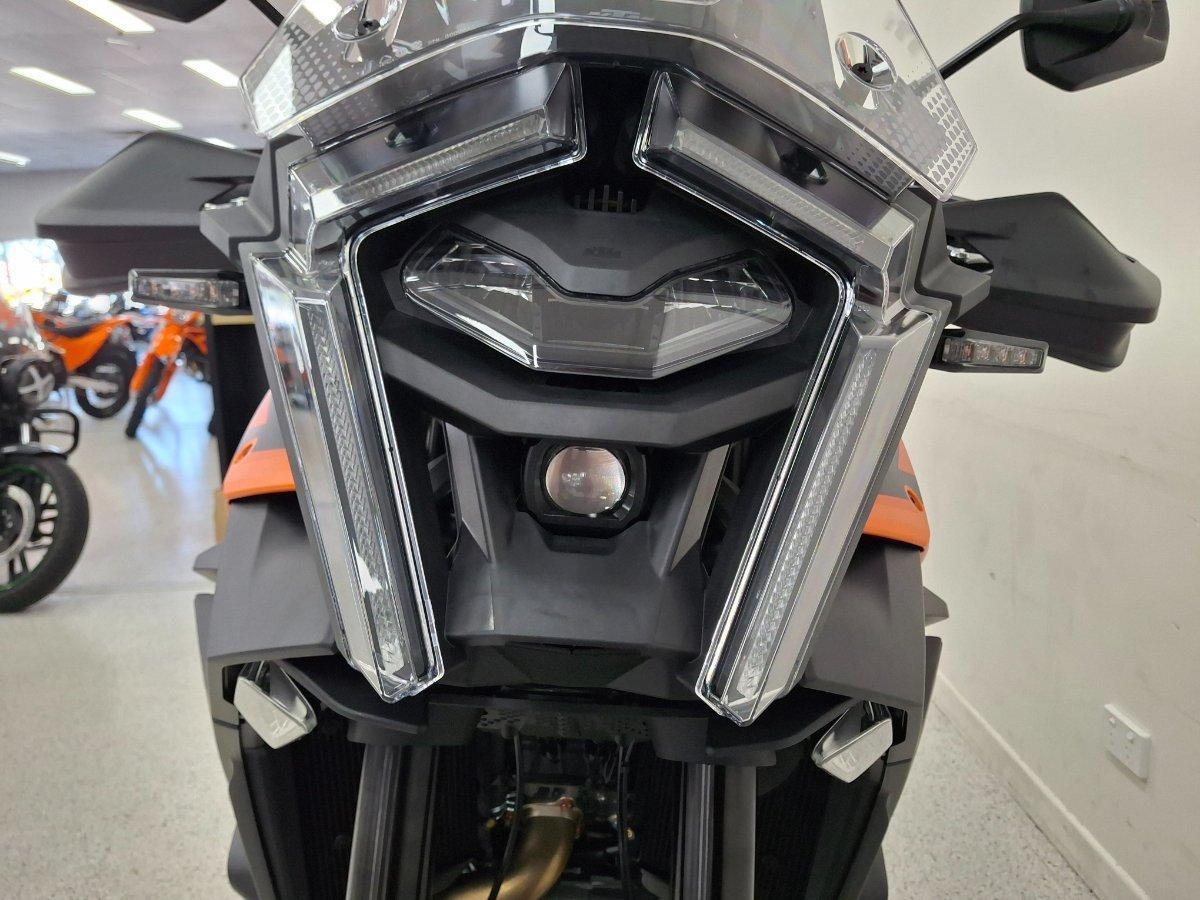 2026 KTM 1390 SUPER ADVENTURE S DUAL SPORTS