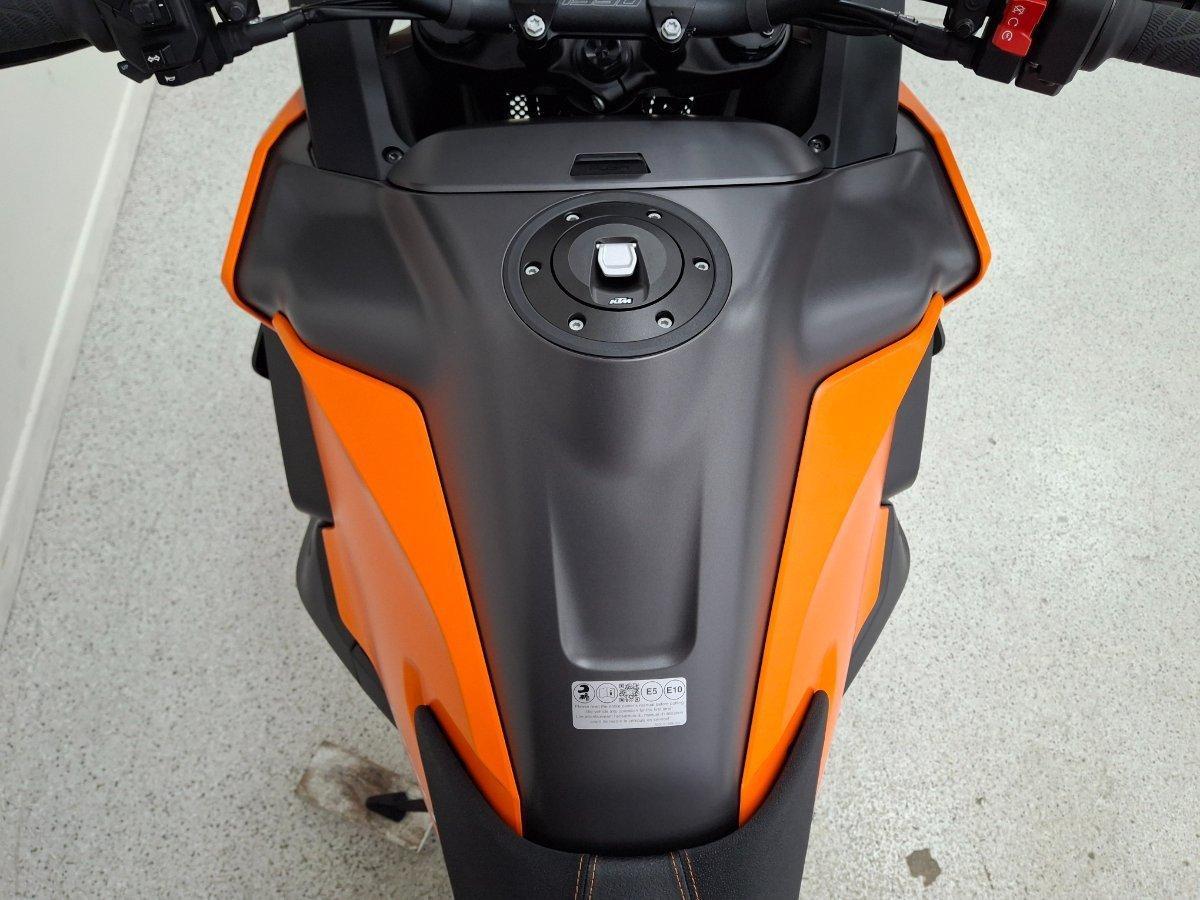 2026 KTM 1390 SUPER ADVENTURE S DUAL SPORTS