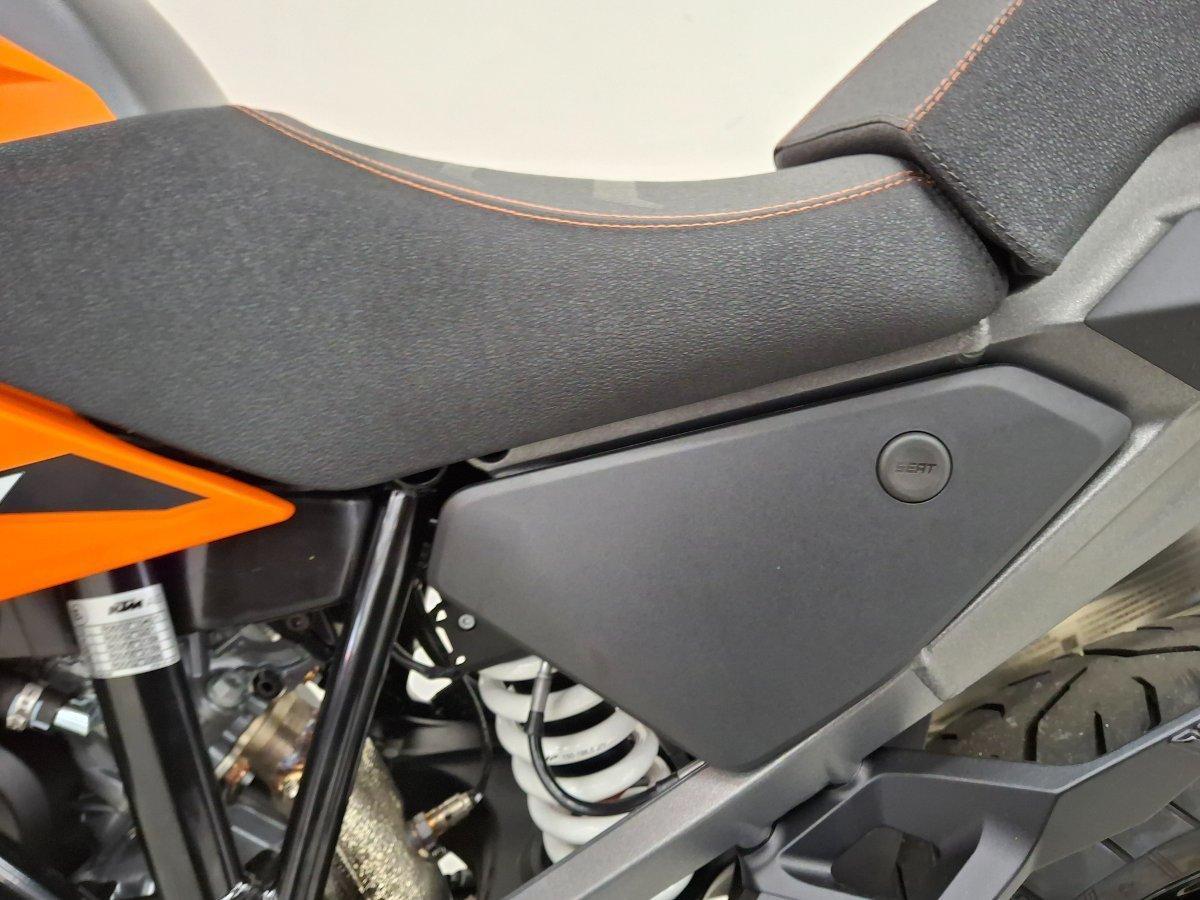 2026 KTM 1390 SUPER ADVENTURE S DUAL SPORTS