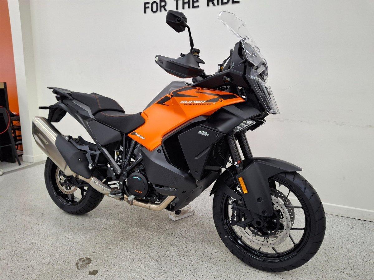 2026 KTM 1390 SUPER ADVENTURE S DUAL SPORTS