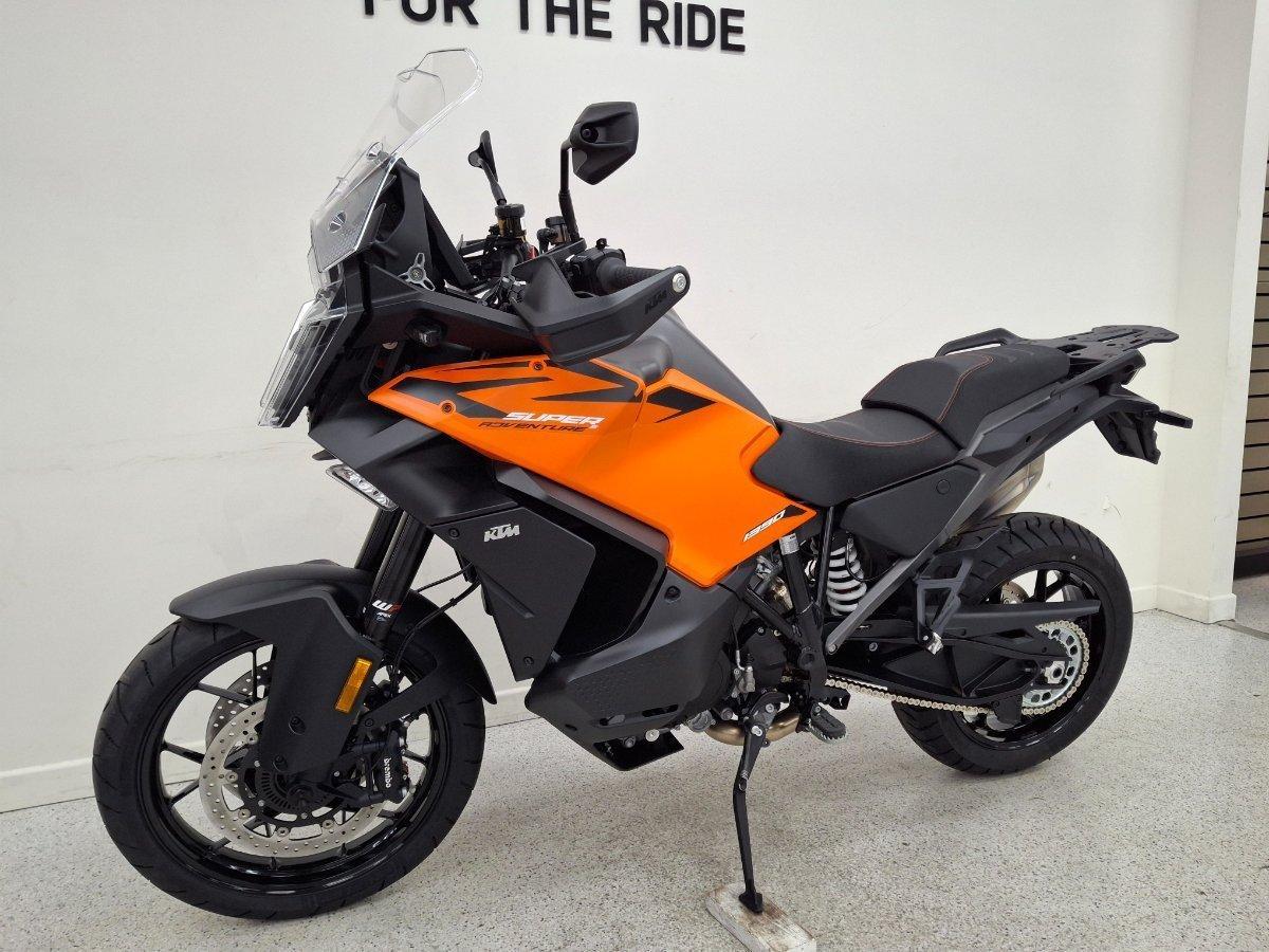 2026 KTM 1390 SUPER ADVENTURE S DUAL SPORTS