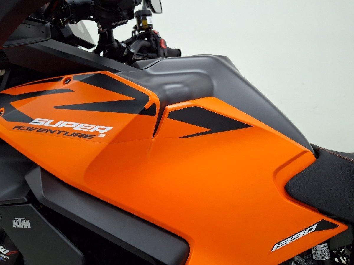 2026 KTM 1390 SUPER ADVENTURE S DUAL SPORTS