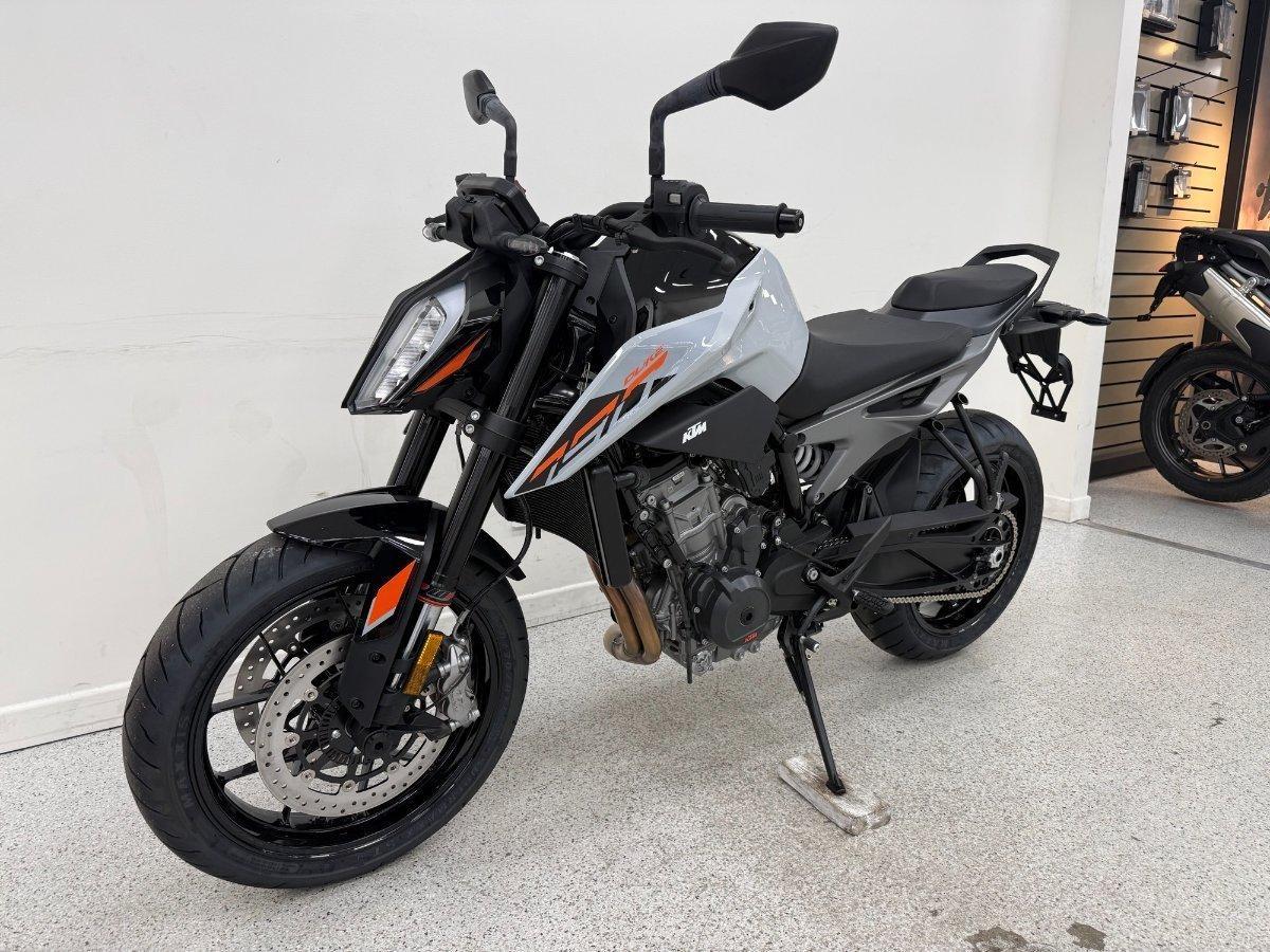 2024 KTM 790 DUKE ROAD