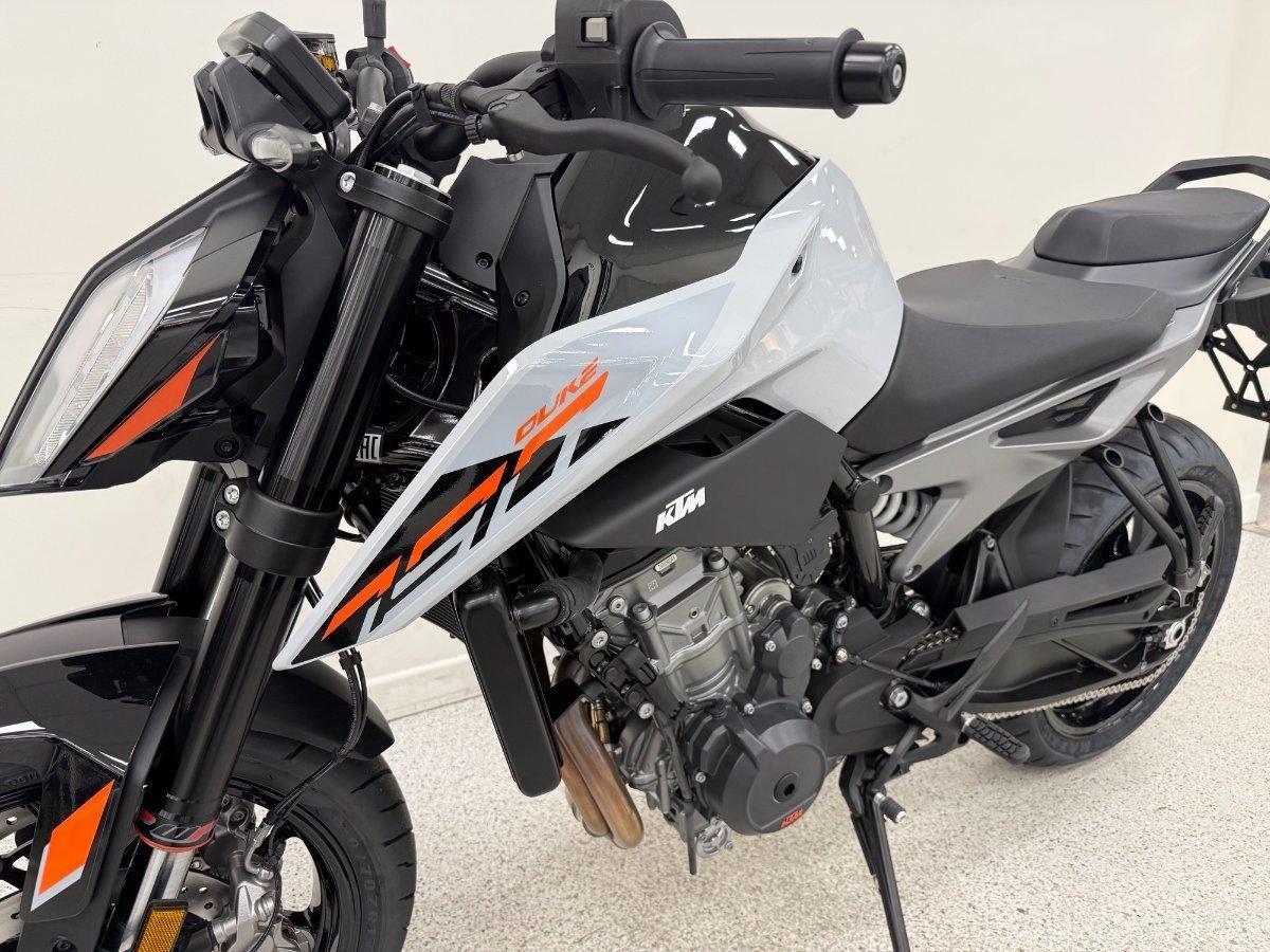 2024 KTM 790 DUKE ROAD