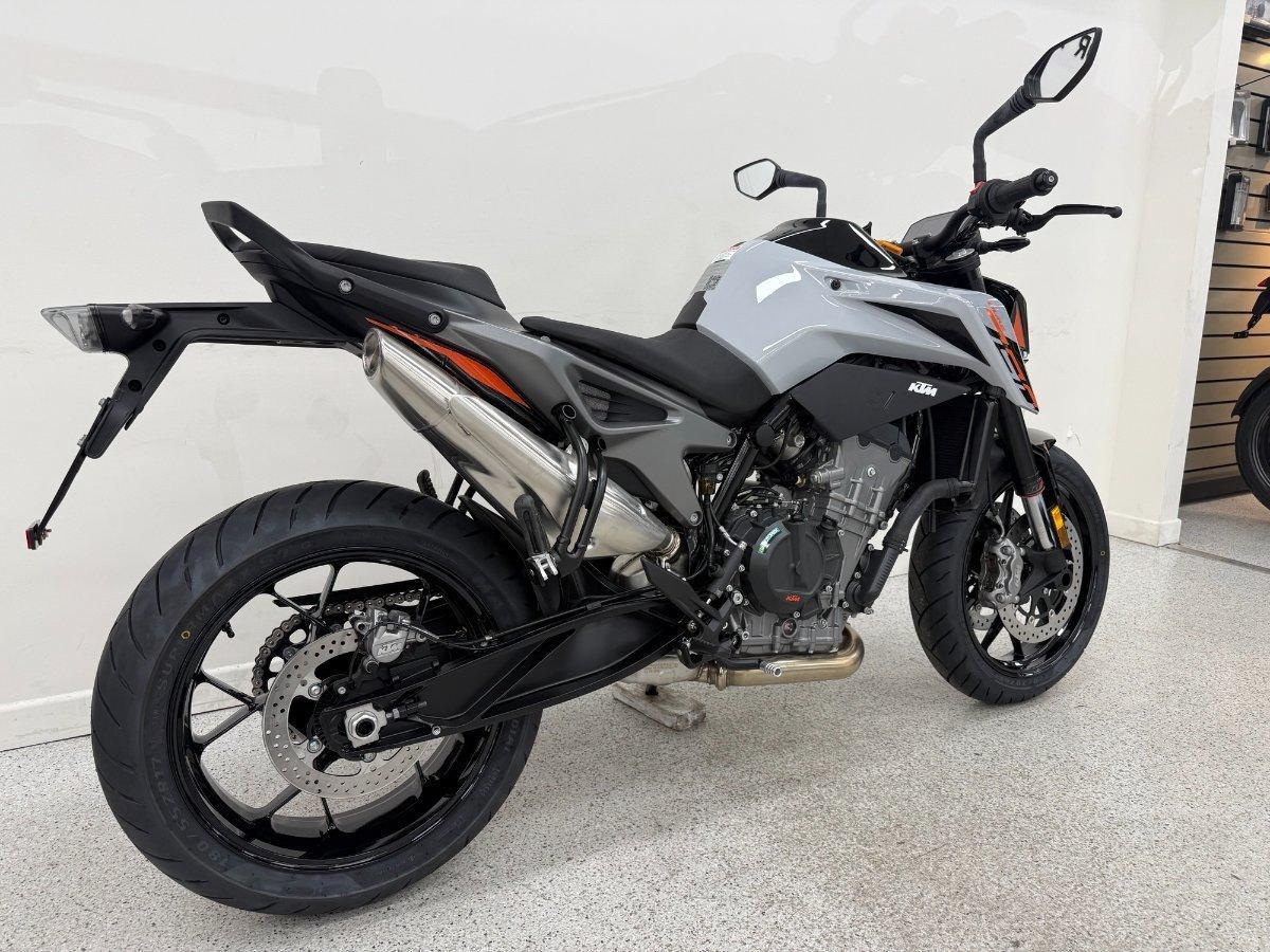2024 KTM 790 DUKE ROAD