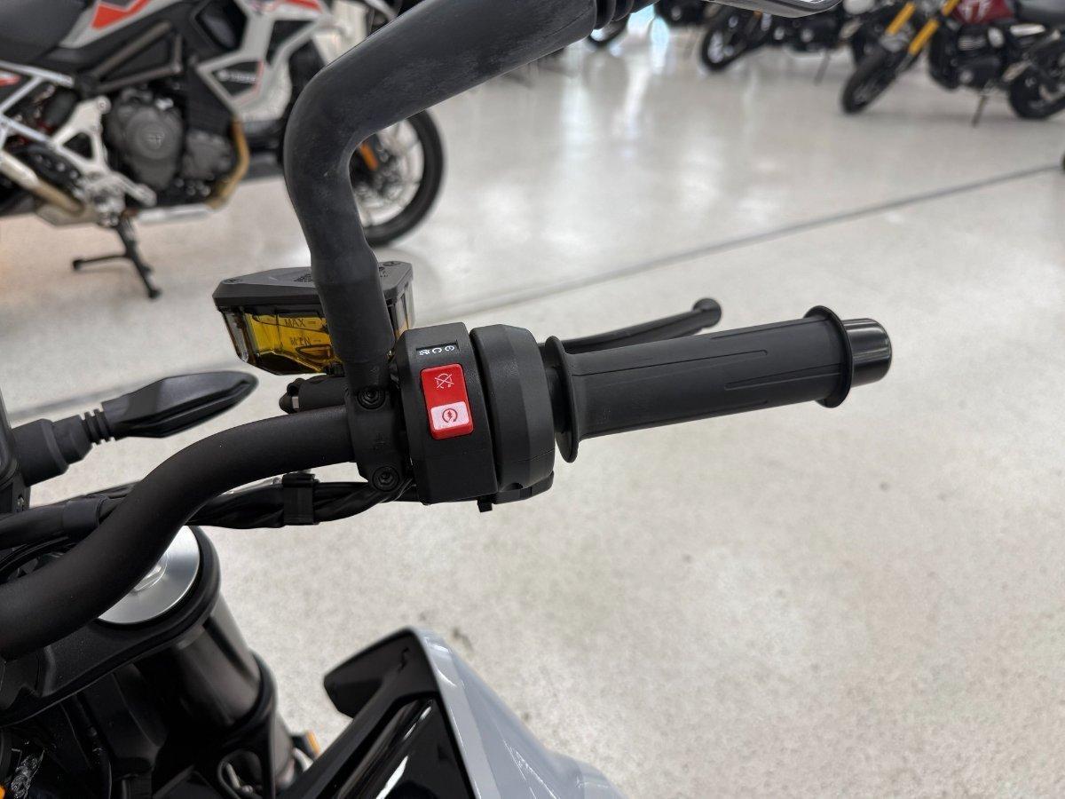 2024 KTM 790 DUKE ROAD
