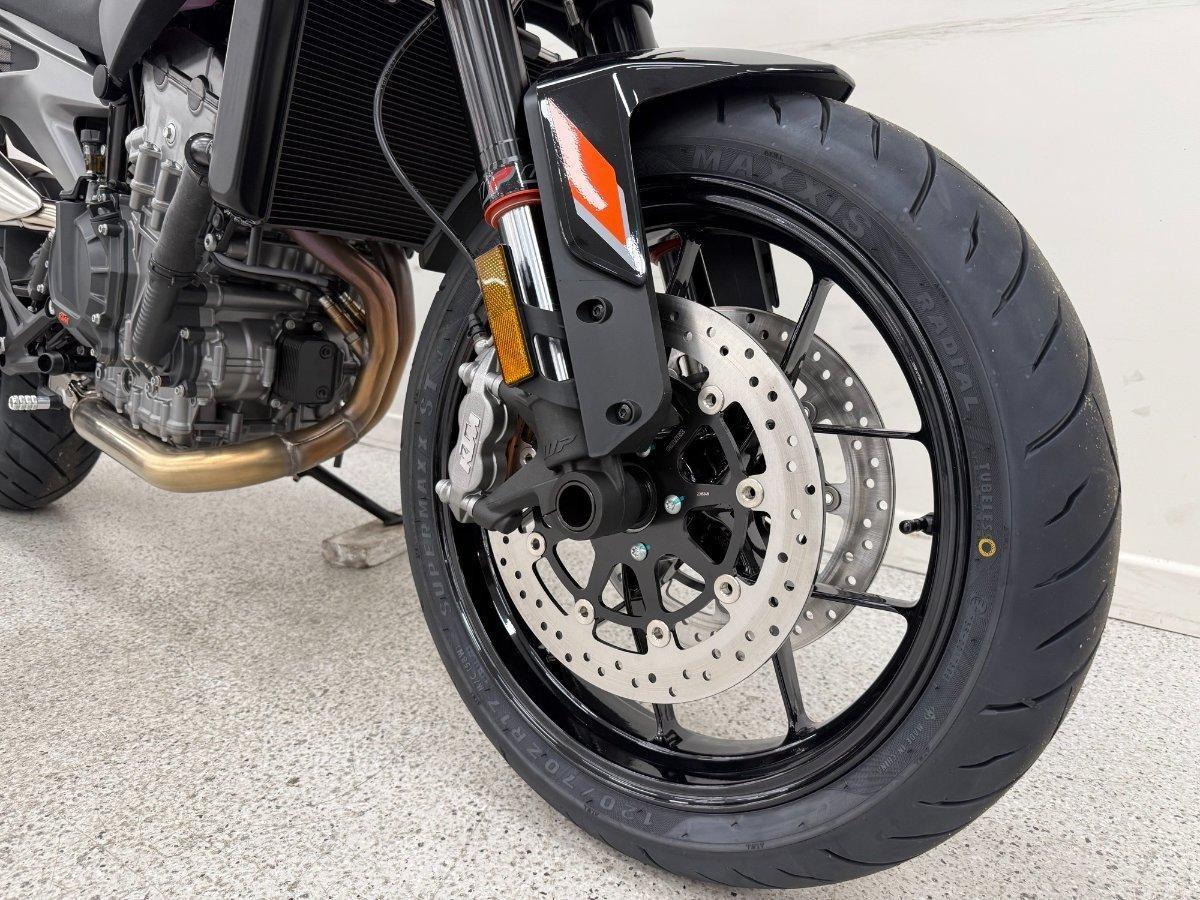 2024 KTM 790 DUKE ROAD