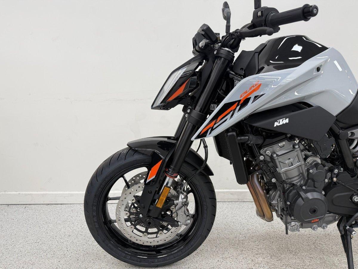 2024 KTM 790 DUKE ROAD