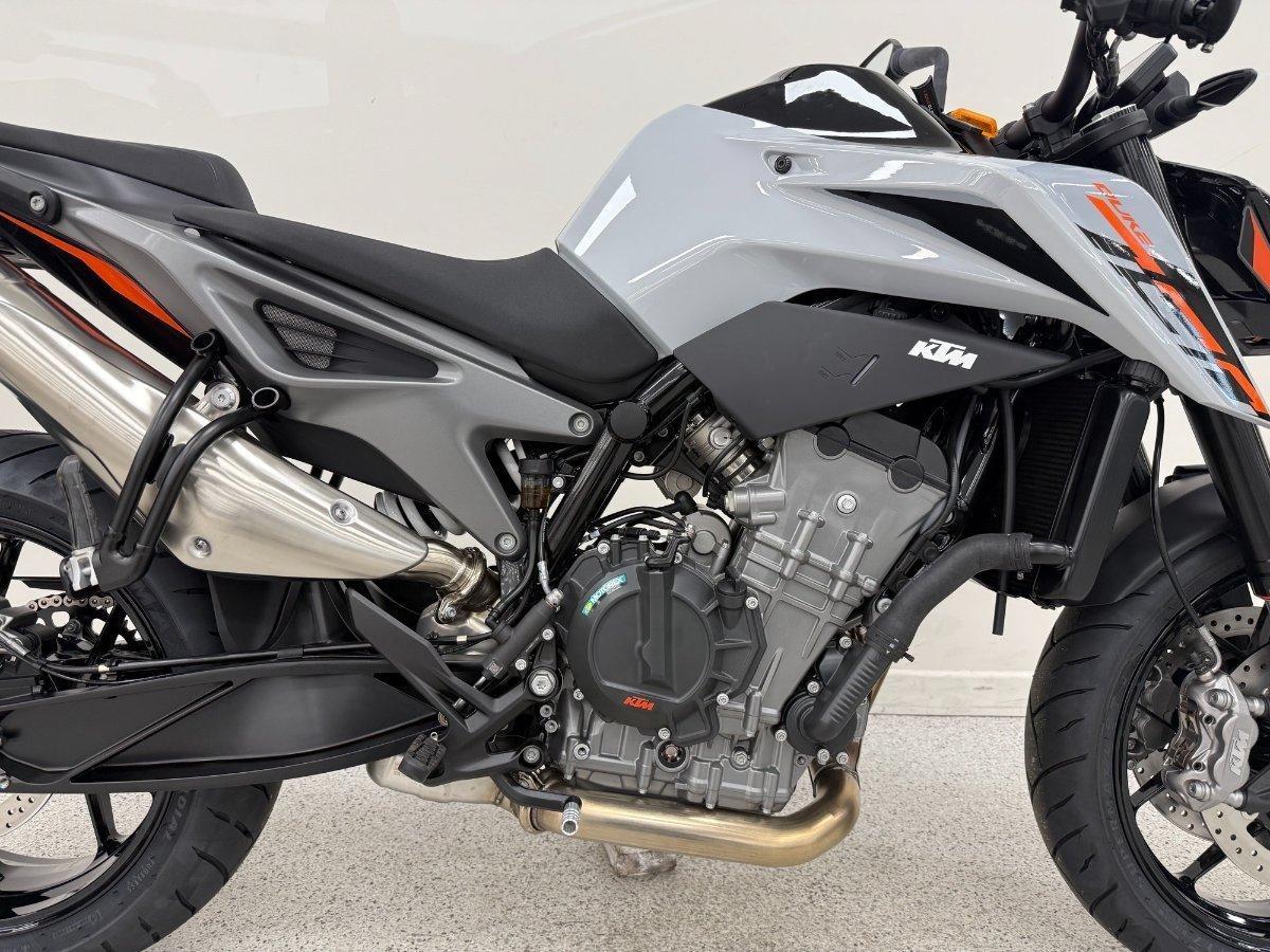 2024 KTM 790 DUKE ROAD