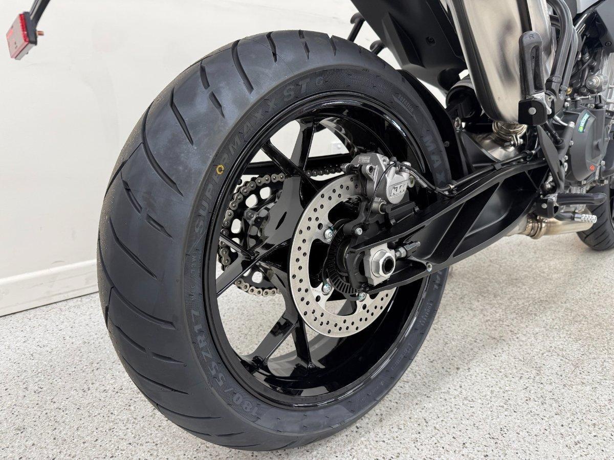 2024 KTM 790 DUKE ROAD