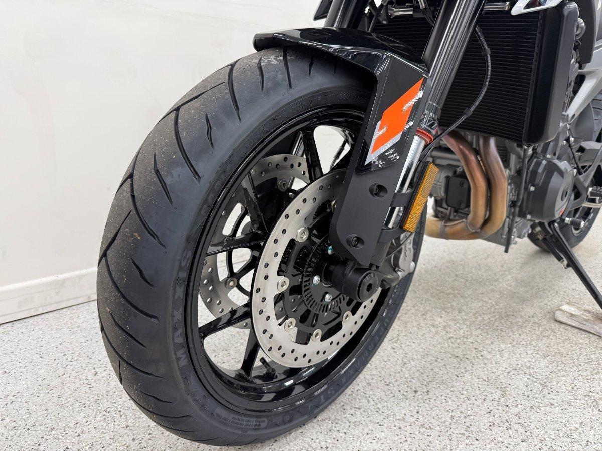 2024 KTM 790 DUKE ROAD