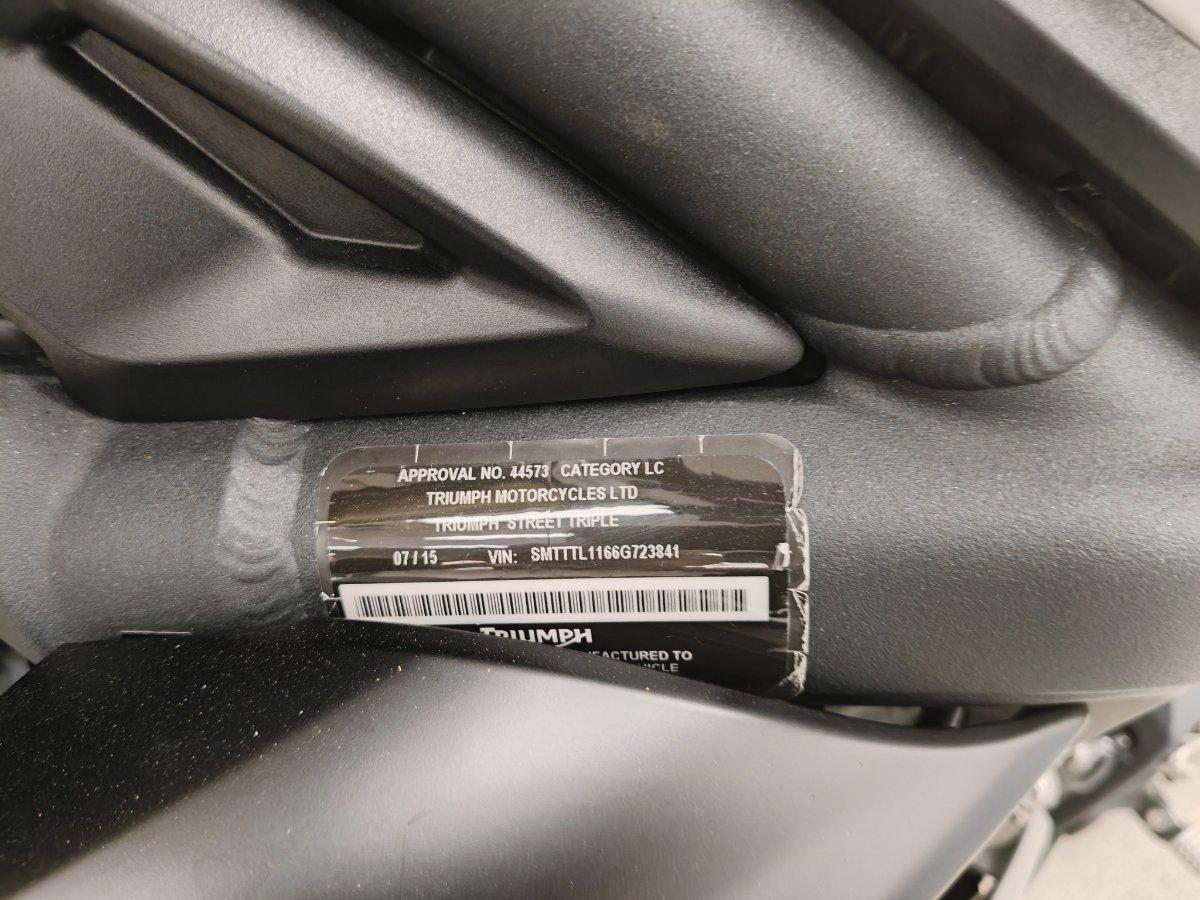 2016 TRIUMPH STREET TRIPLE ROAD