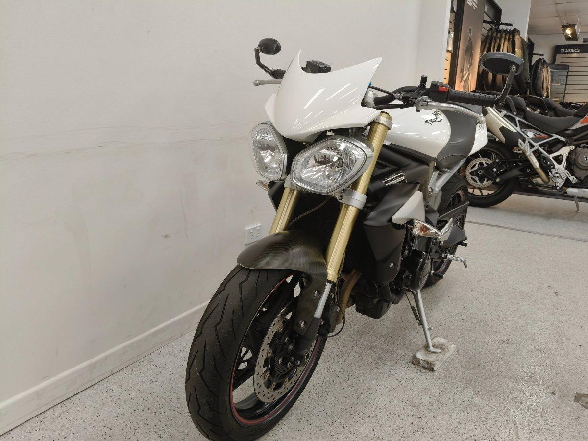 2016 TRIUMPH STREET TRIPLE ROAD