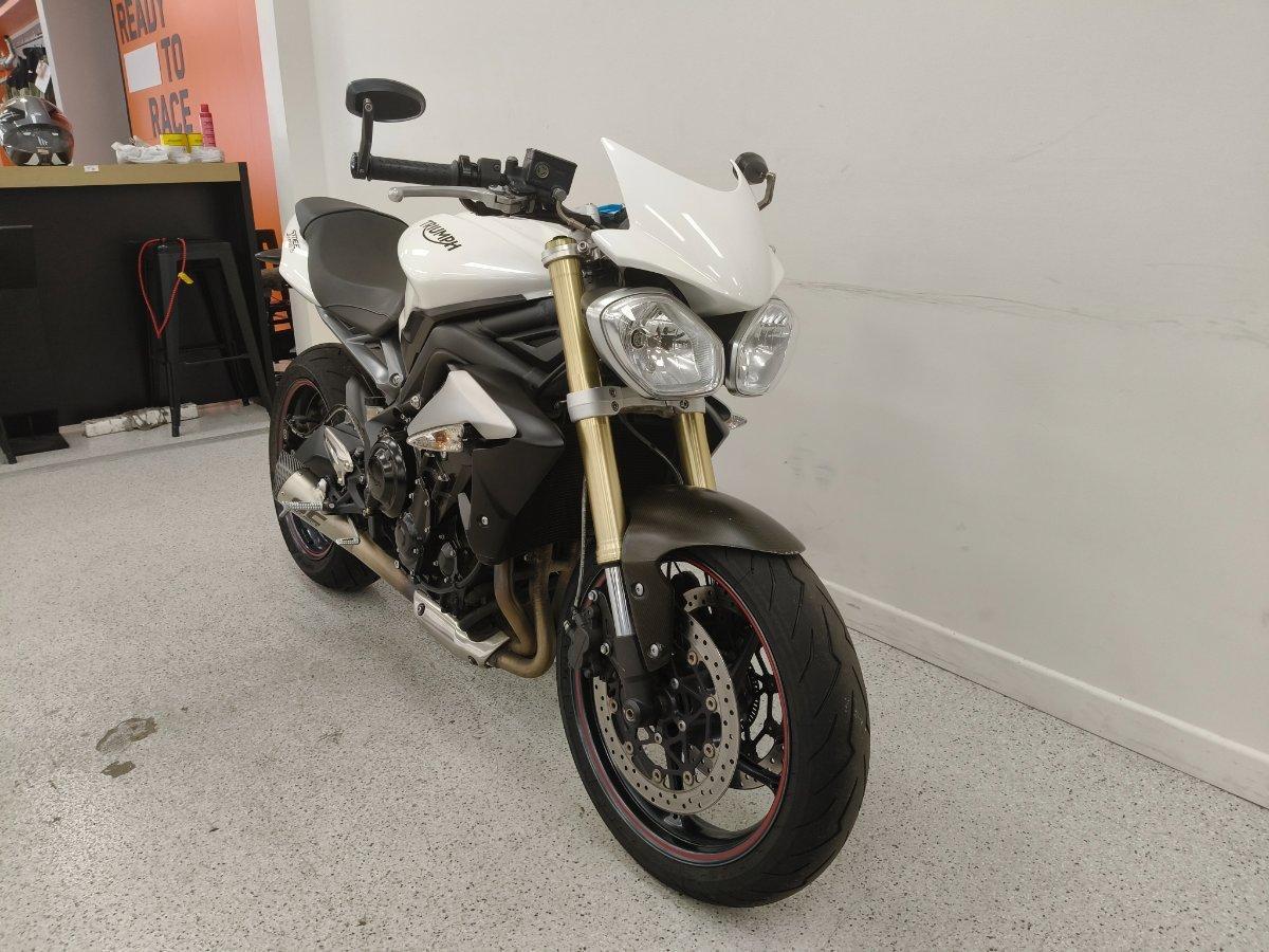 2016 TRIUMPH STREET TRIPLE ROAD