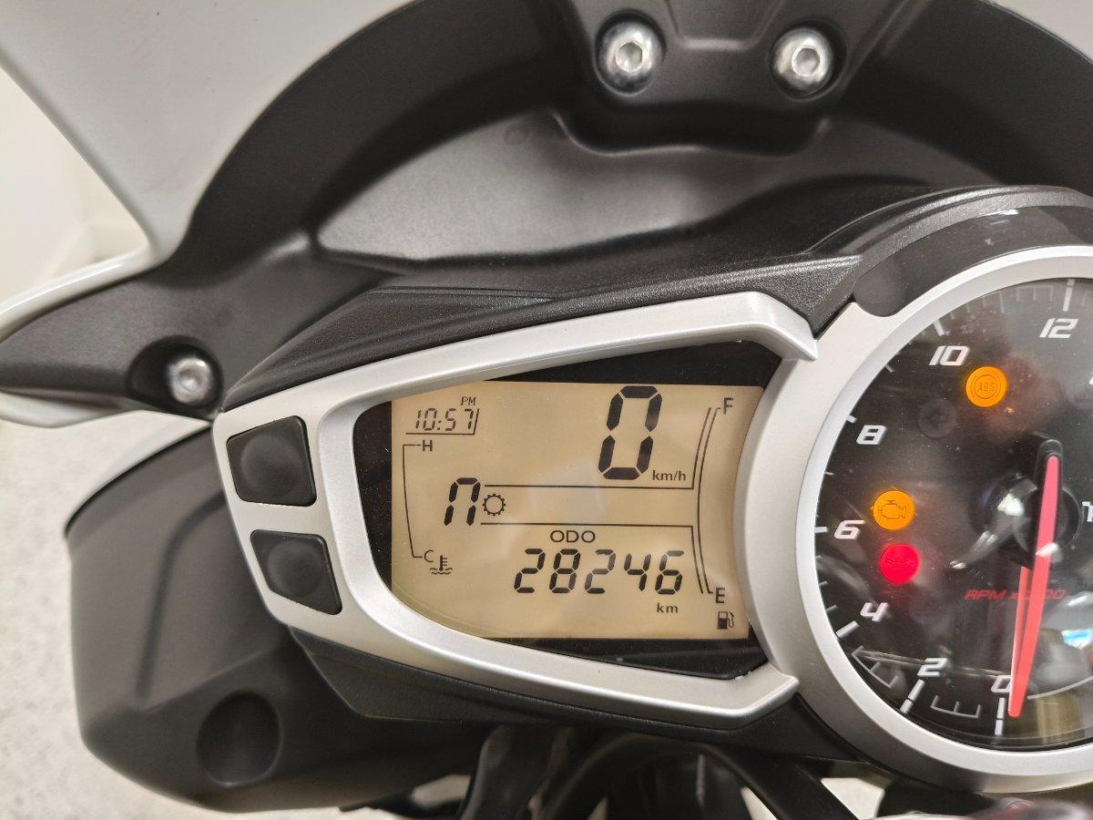 2016 TRIUMPH STREET TRIPLE ROAD