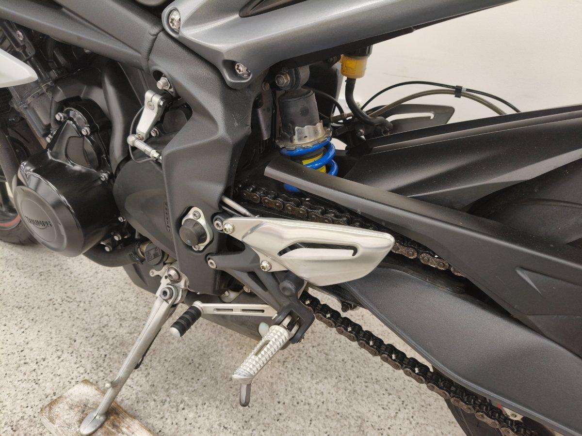 2016 TRIUMPH STREET TRIPLE ROAD