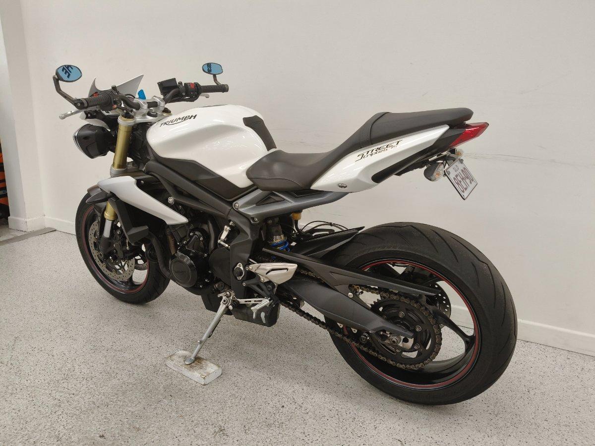 2016 TRIUMPH STREET TRIPLE ROAD