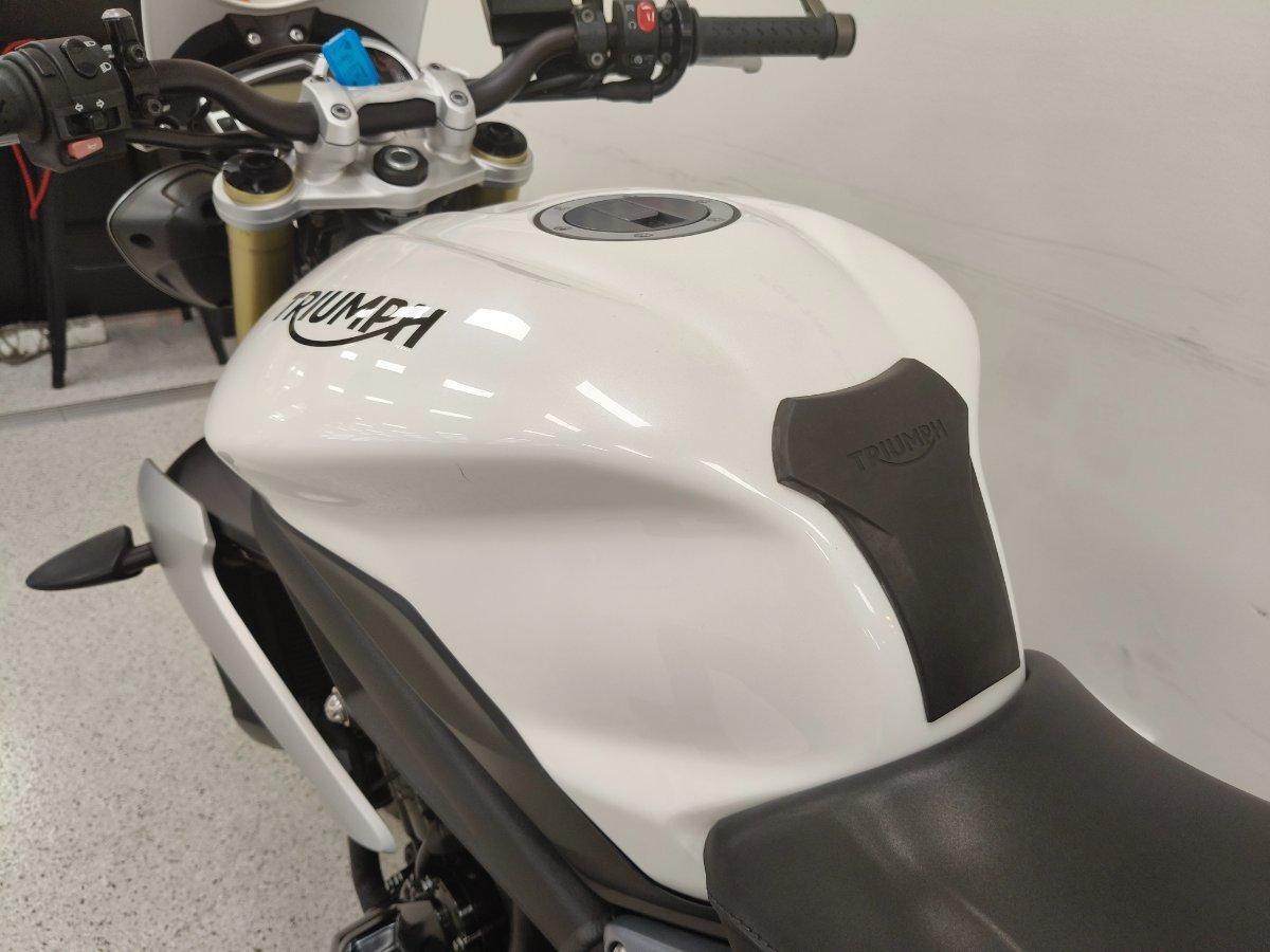 2016 TRIUMPH STREET TRIPLE ROAD
