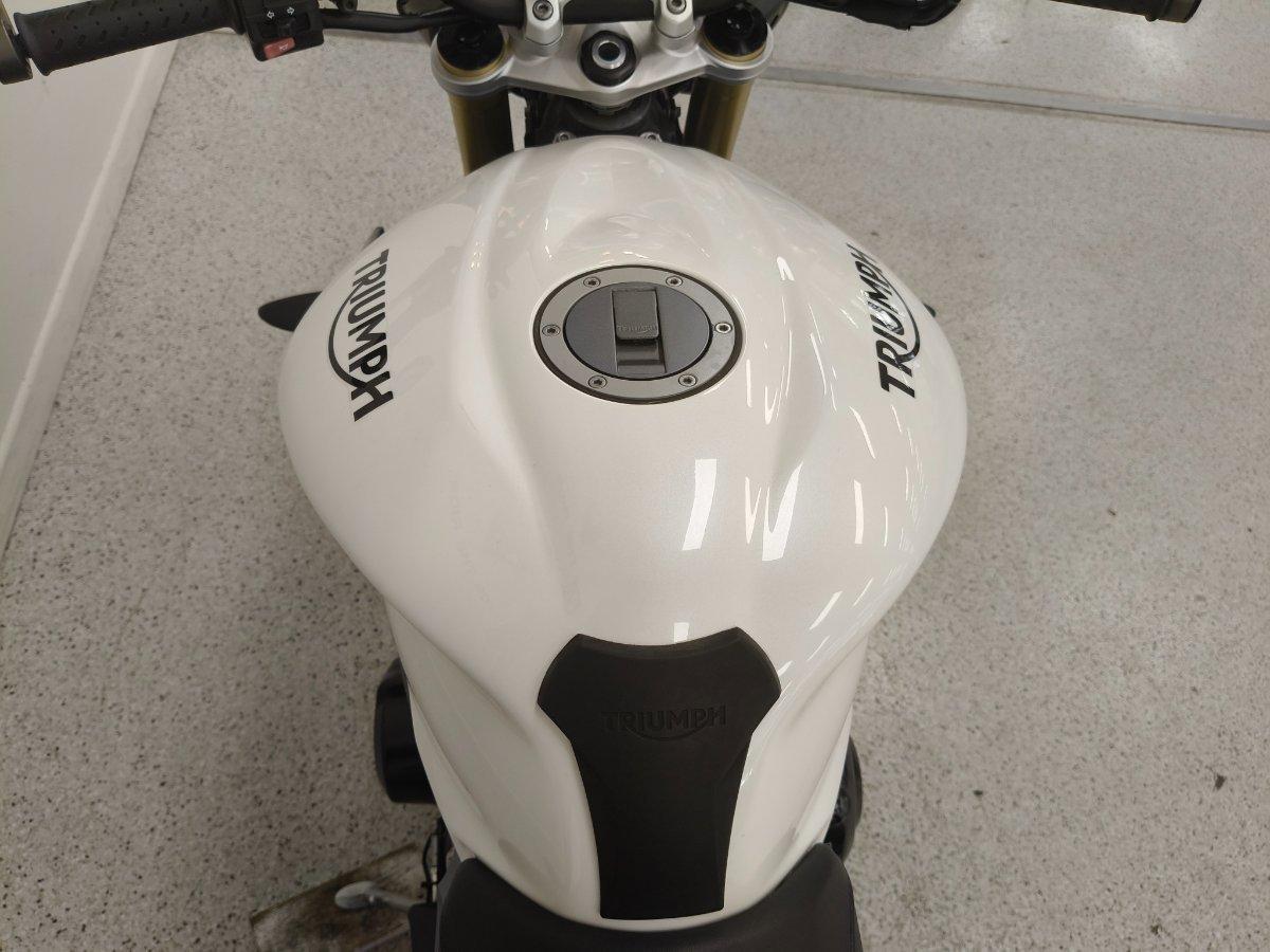 2016 TRIUMPH STREET TRIPLE ROAD