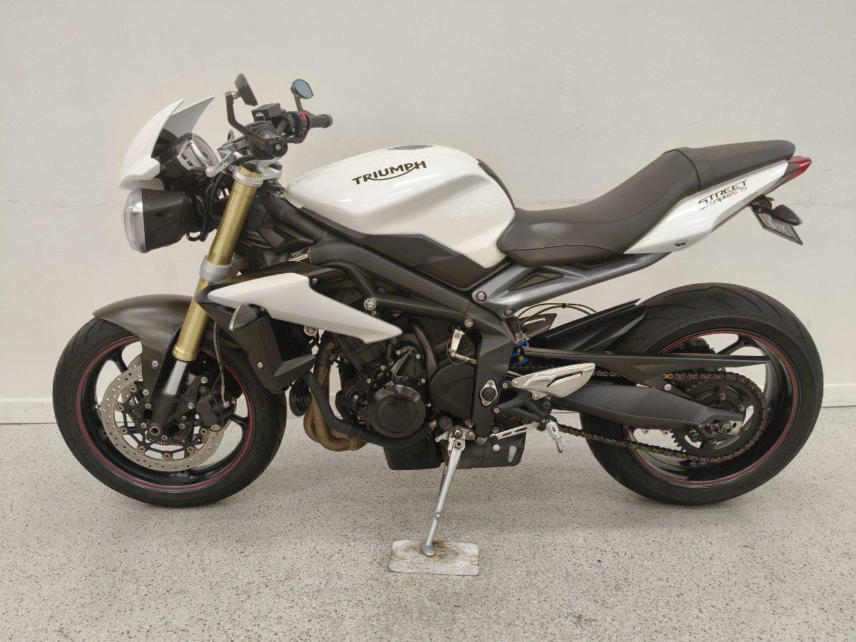 2016 TRIUMPH STREET TRIPLE ROAD