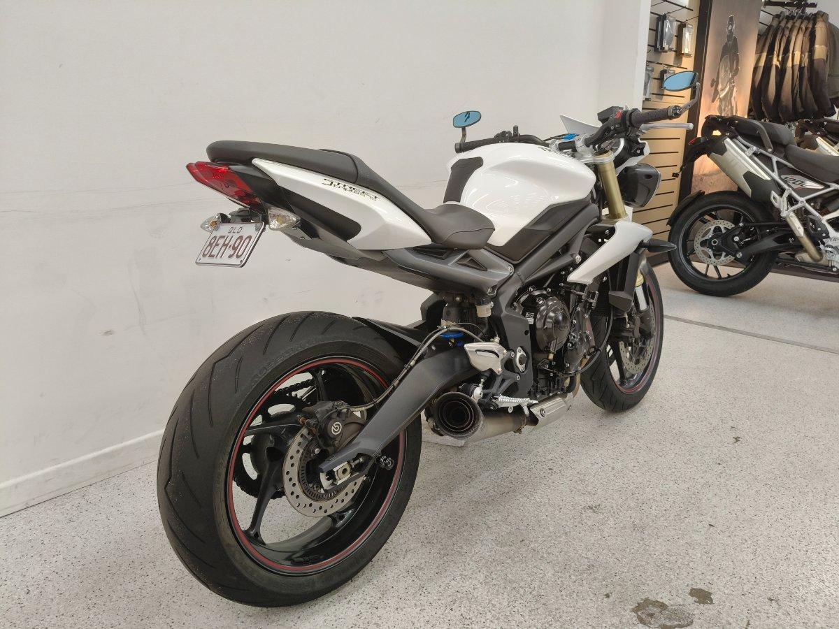 2016 TRIUMPH STREET TRIPLE ROAD